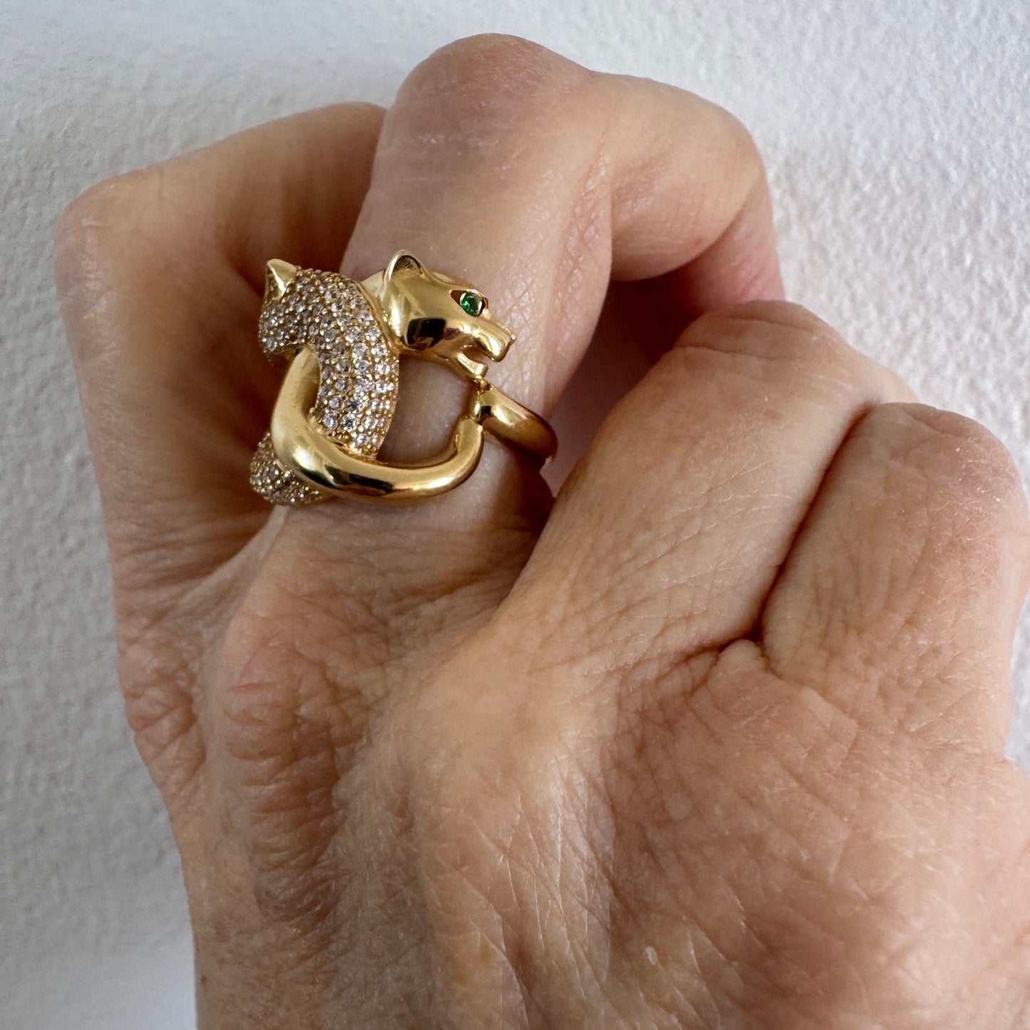 18ct gold wrapping panthers ring with CZ pave set stones Size O 1/2
