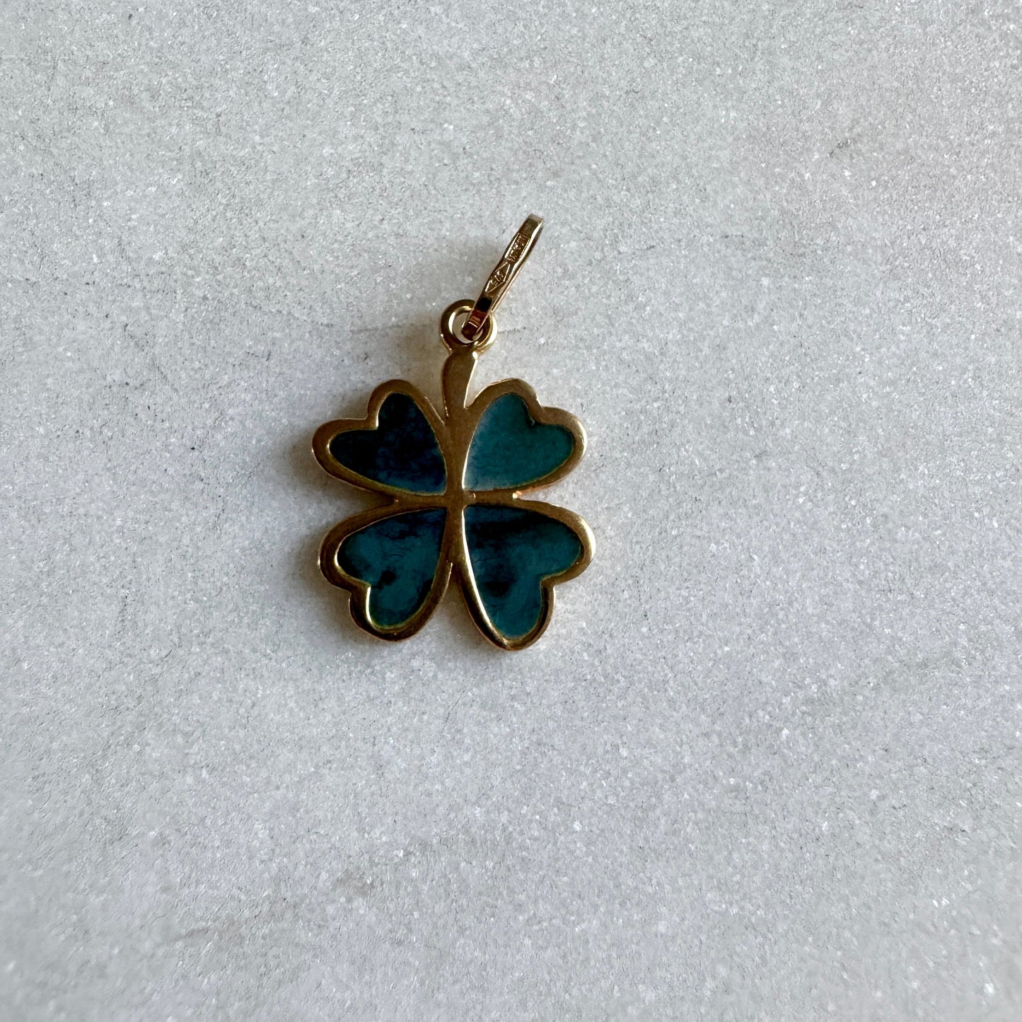 Italian 9ct four leaf clover pendant - LUCKY charm