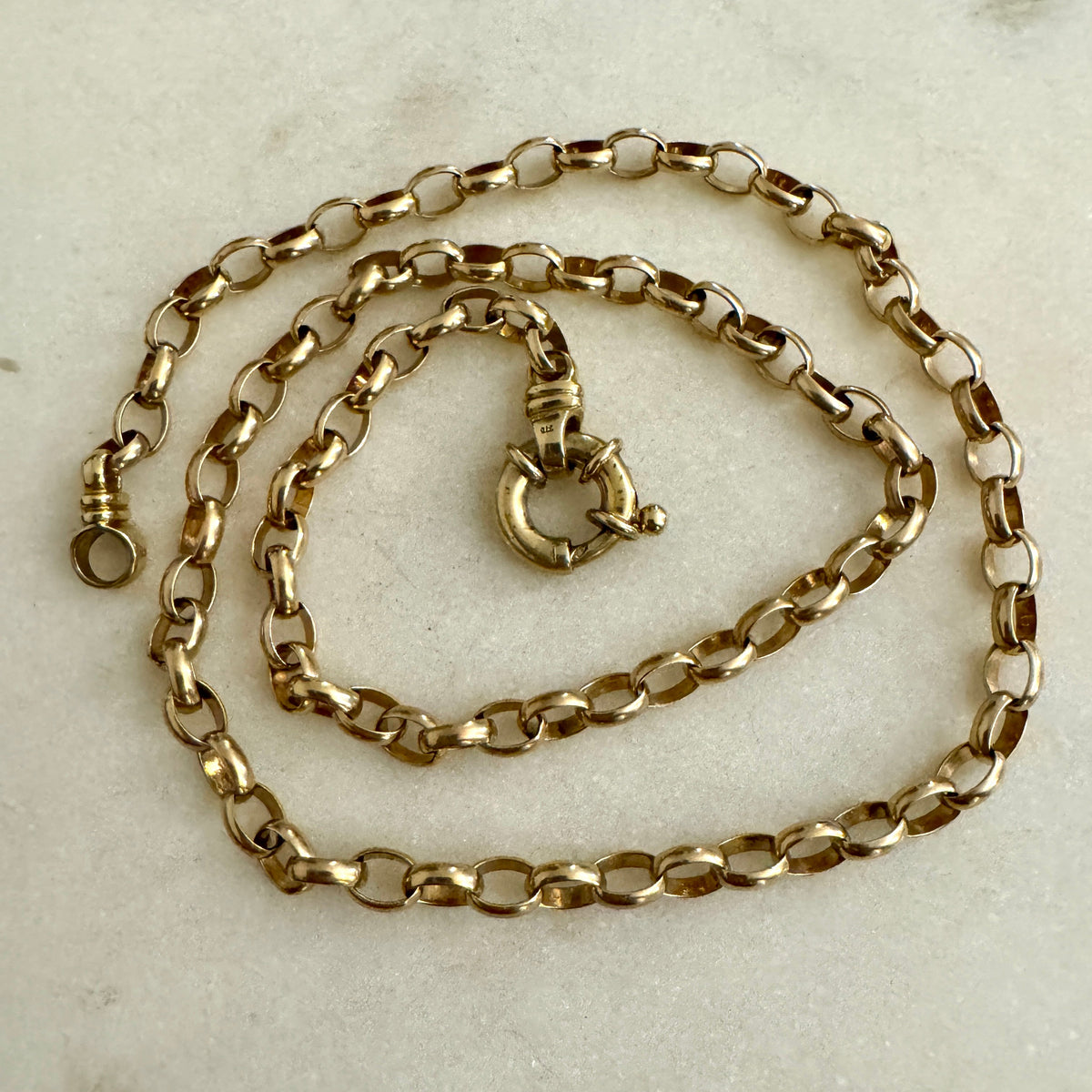 Vintage 9ct oval belcher link with bolt clasp - very versatile and great for everyday.
