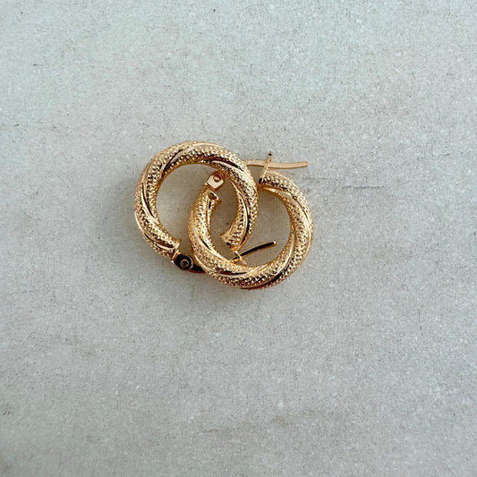 Vintage 9ct Unoaerre mesh style mini hoop earring