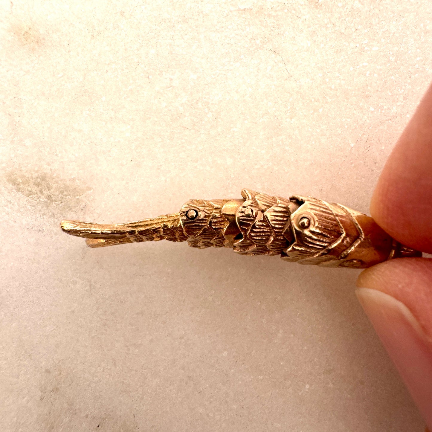 Vintage 9ct FRED MANSHAW articulated fish!! Full set of British hallmarks on the tail!