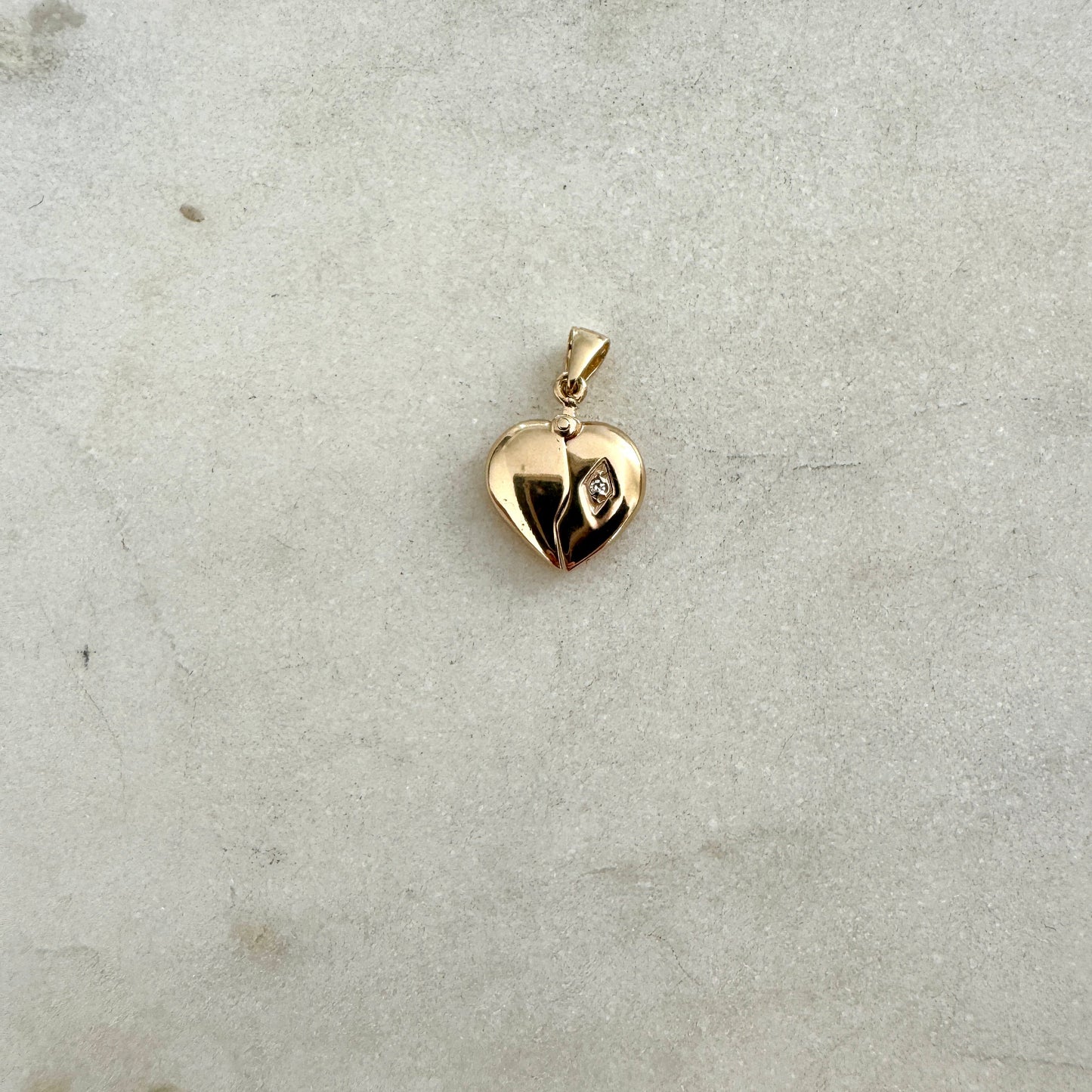 Super special 9ct articulated heart pendant with a hidden message!!