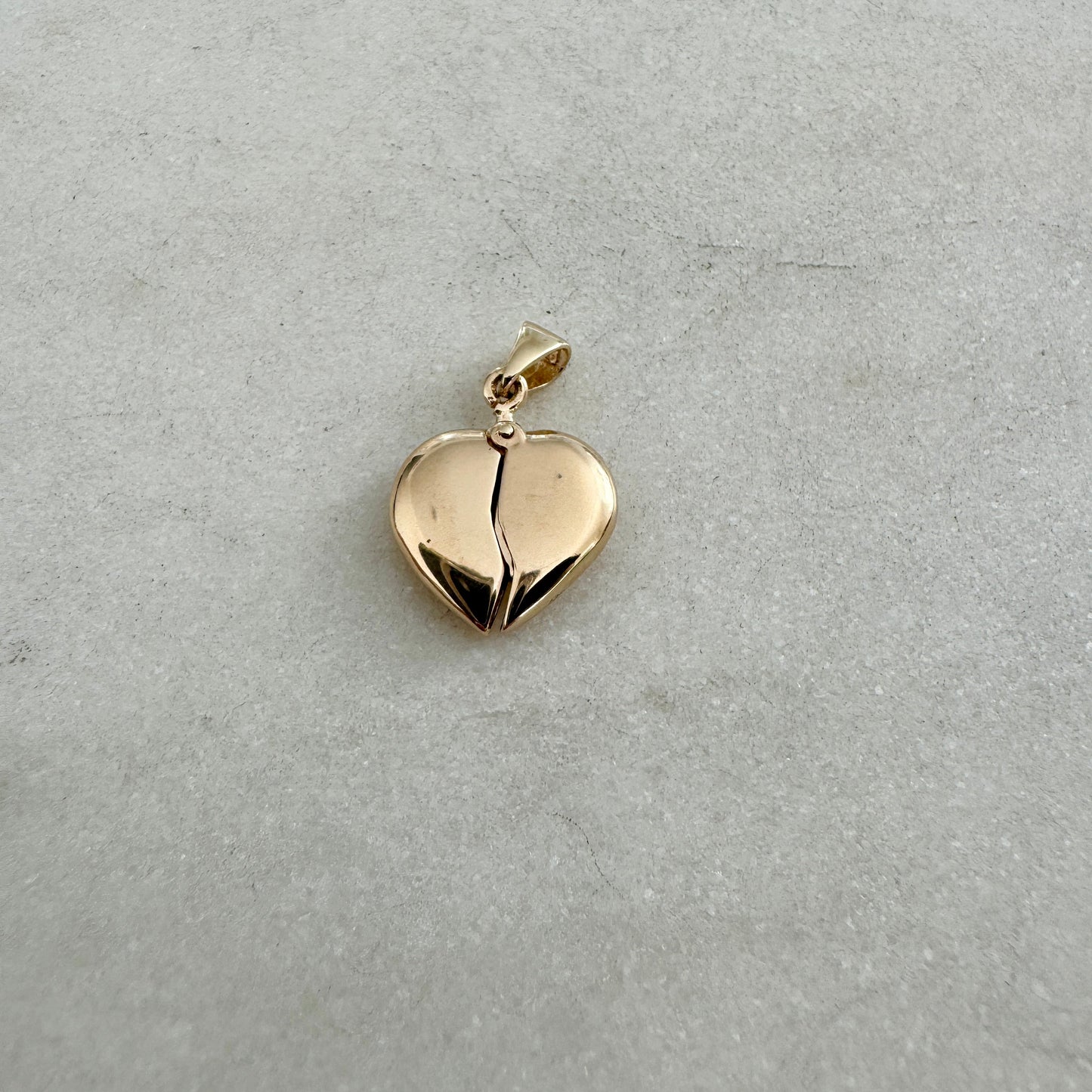 Super special 9ct articulated heart pendant with a hidden message!!