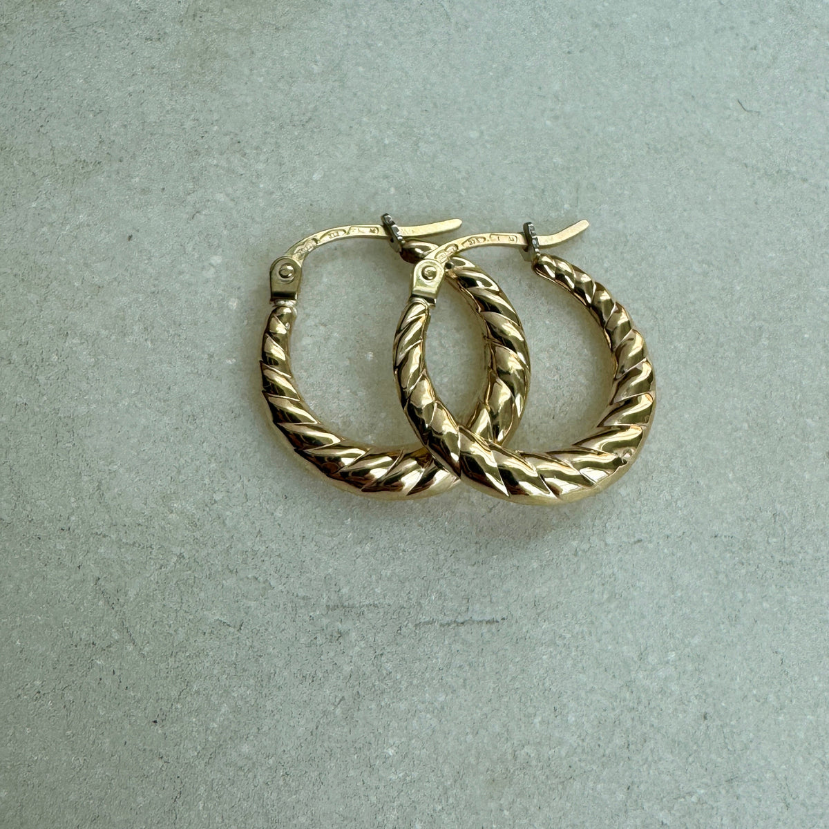 9ct Vintage Unoaerre small croissant hoops