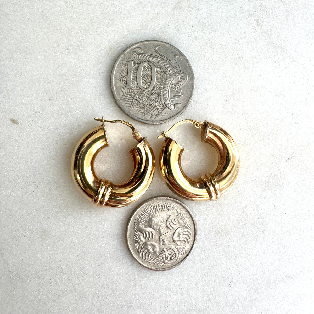 Vintage 9ct EXTRA CHUBBY Unoaerre hoop earrings!