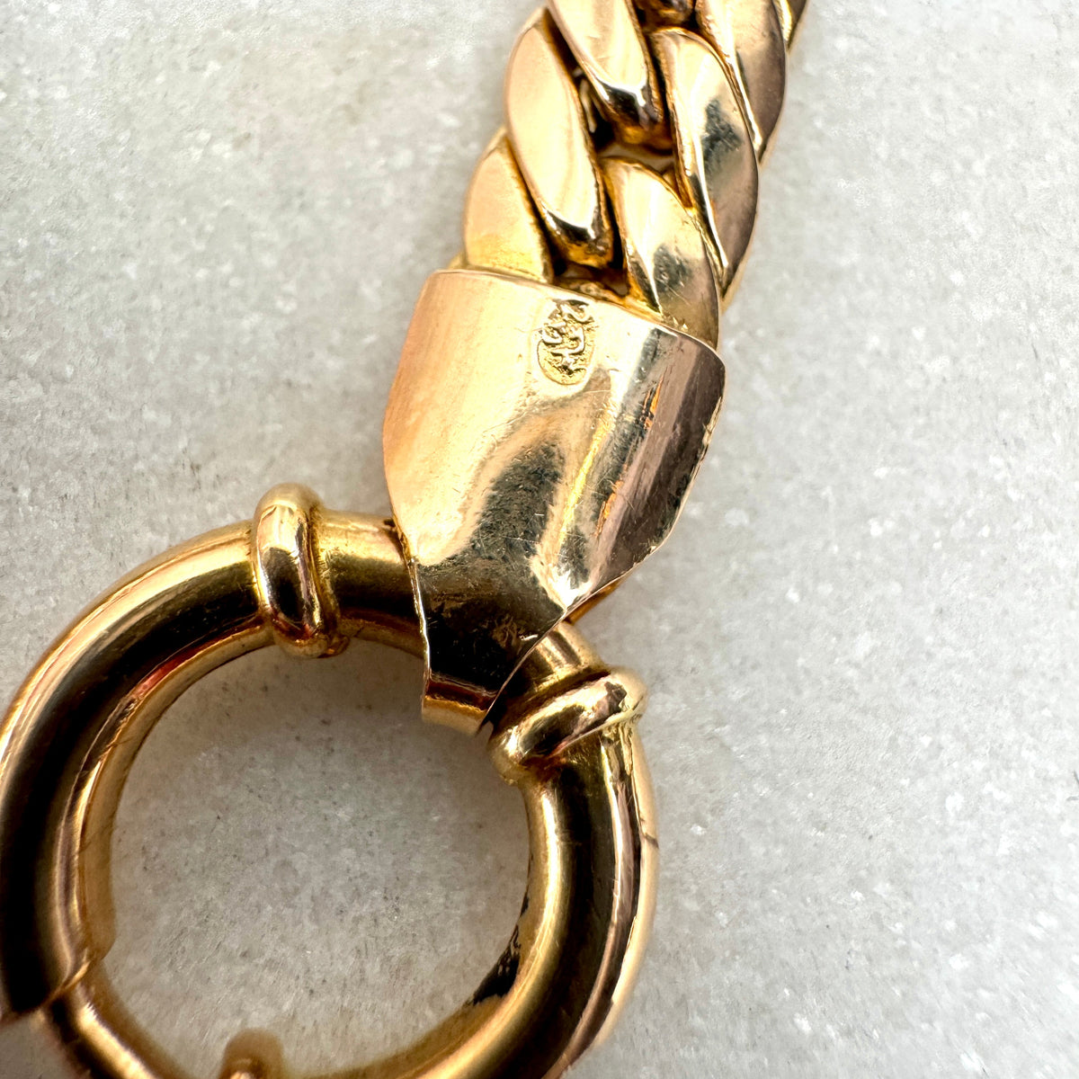 HEAVY HITTER! 18ct thick and heavy slinky necklace with big bolt clasp! Just too good!