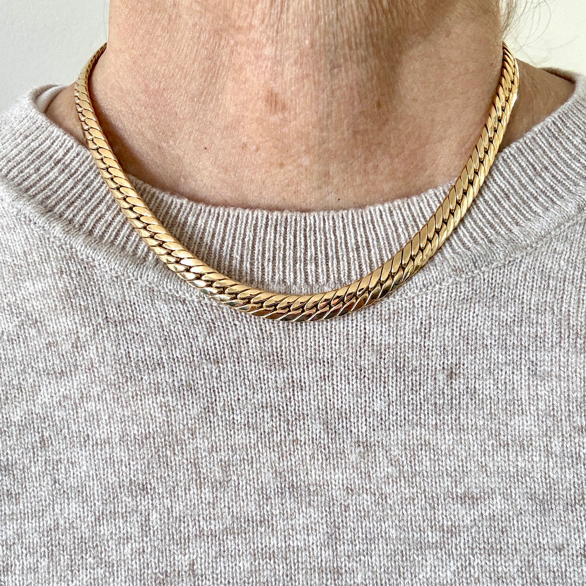 HEAVY HITTER! 18ct thick and heavy slinky necklace with big bolt clasp! Just too good!