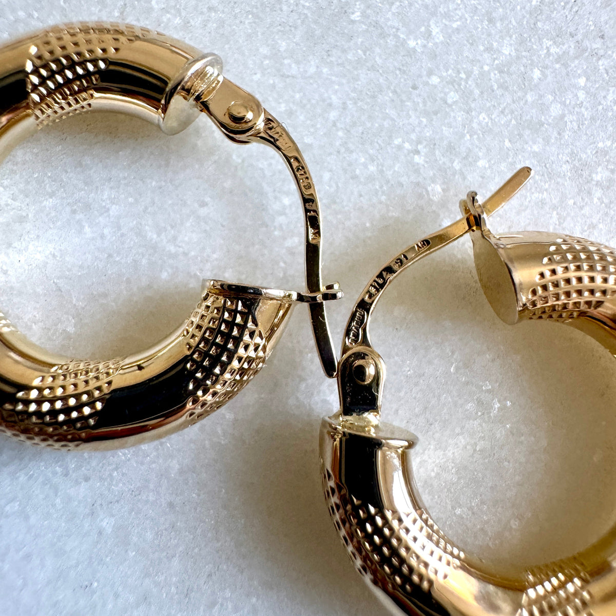 Vintage Unoaerre Italian 9ct dotted hoops - perfect for everyday
