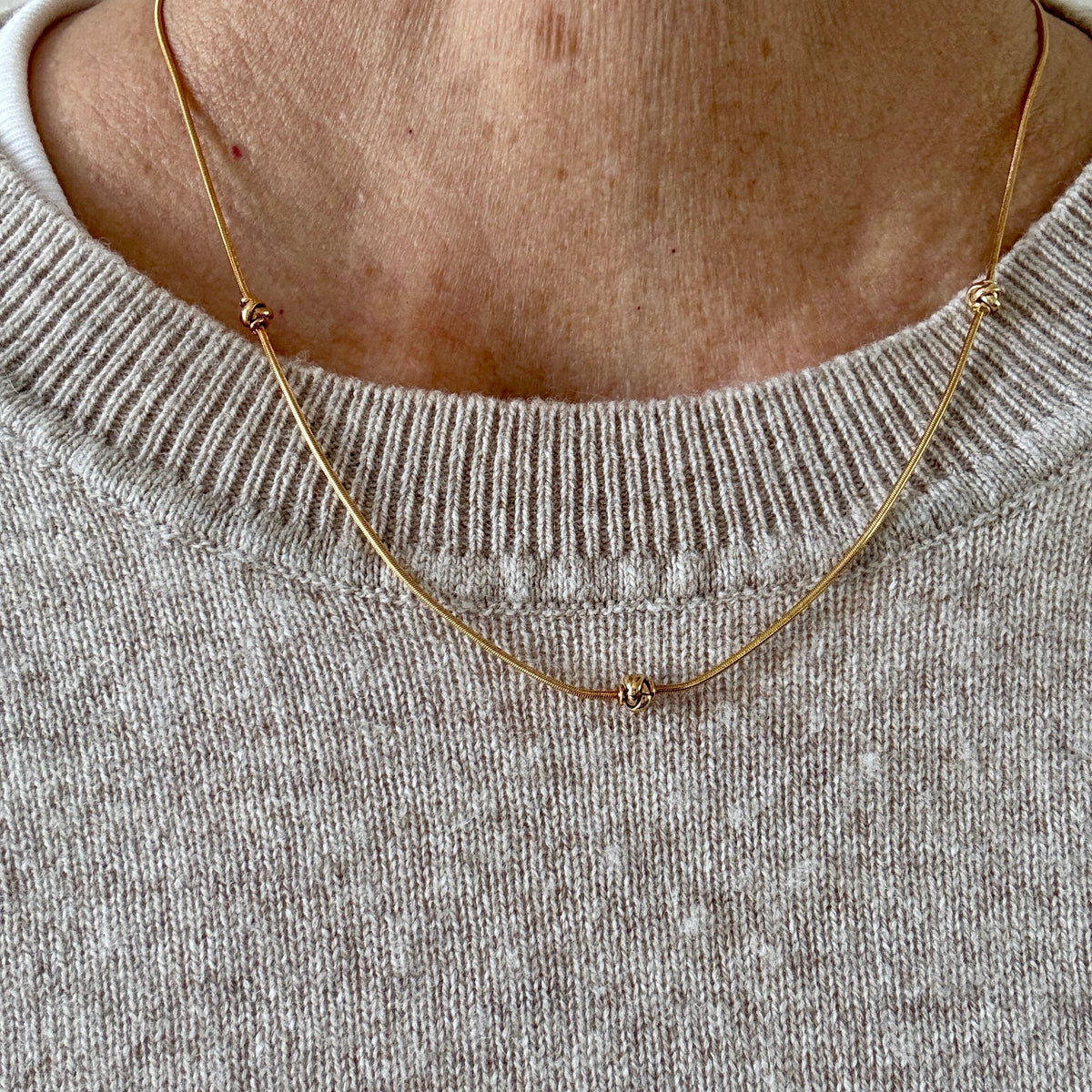 Rosy 'old gold' Unoaerre snake necklace with knots - just breathtaking! For collectors!