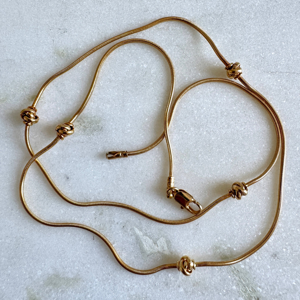 Rosy 'old gold' Unoaerre snake necklace with knots - just breathtaking! For collectors!