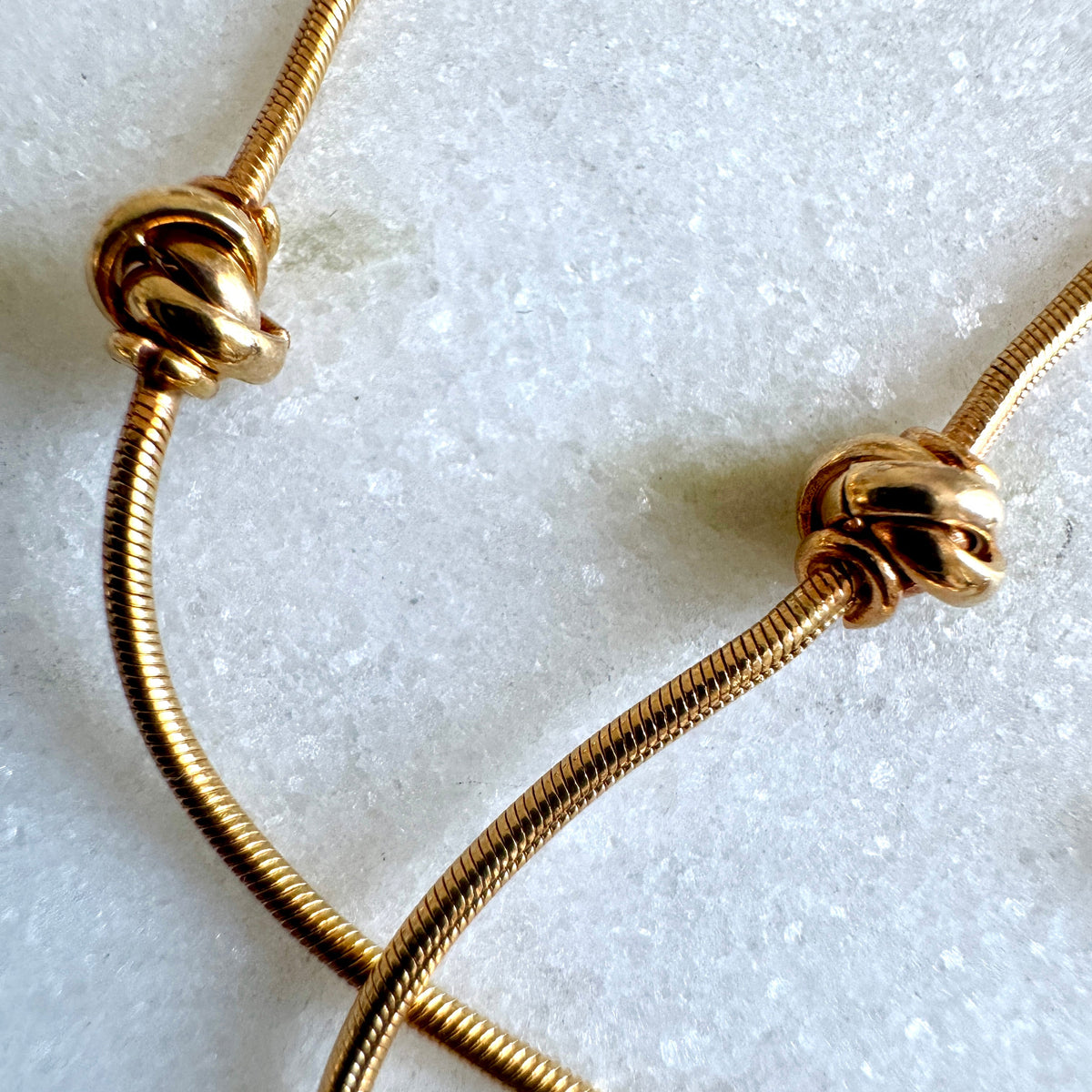 Rosy 'old gold' Unoaerre snake necklace with knots - just breathtaking! For collectors!