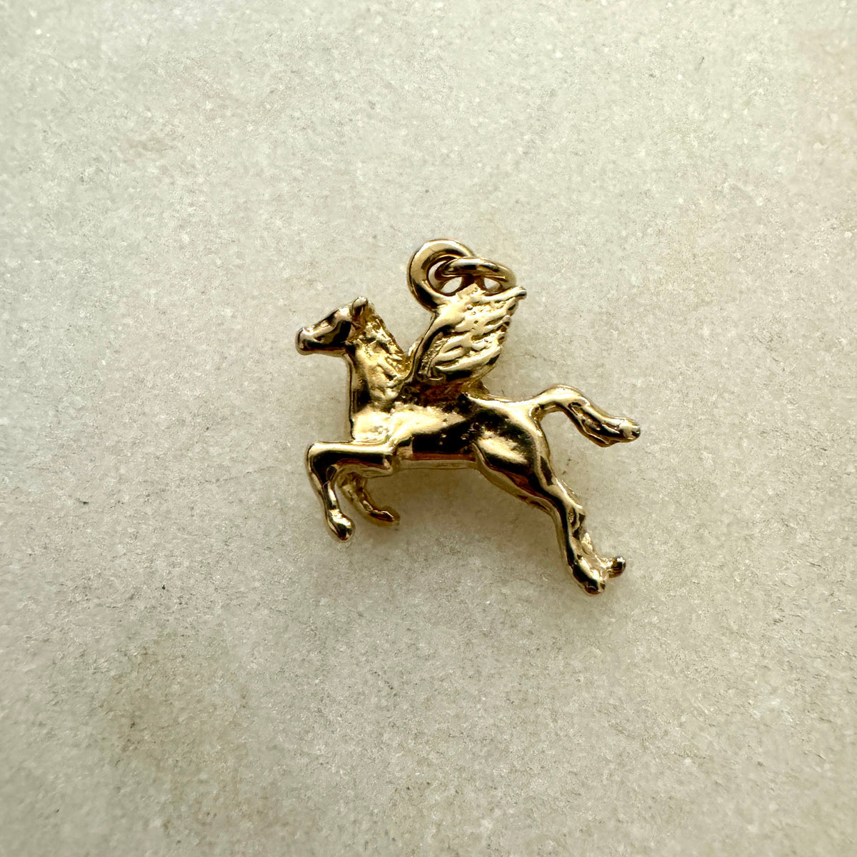 Collectable solid 9ct Pegasus pendant or charm - magical!