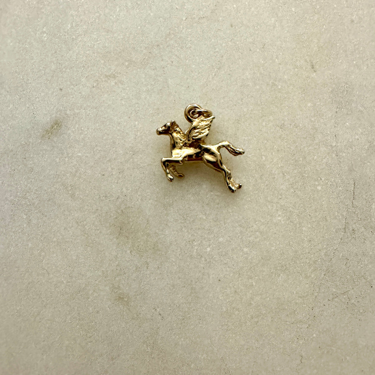 Collectable solid 9ct Pegasus pendant or charm - magical!