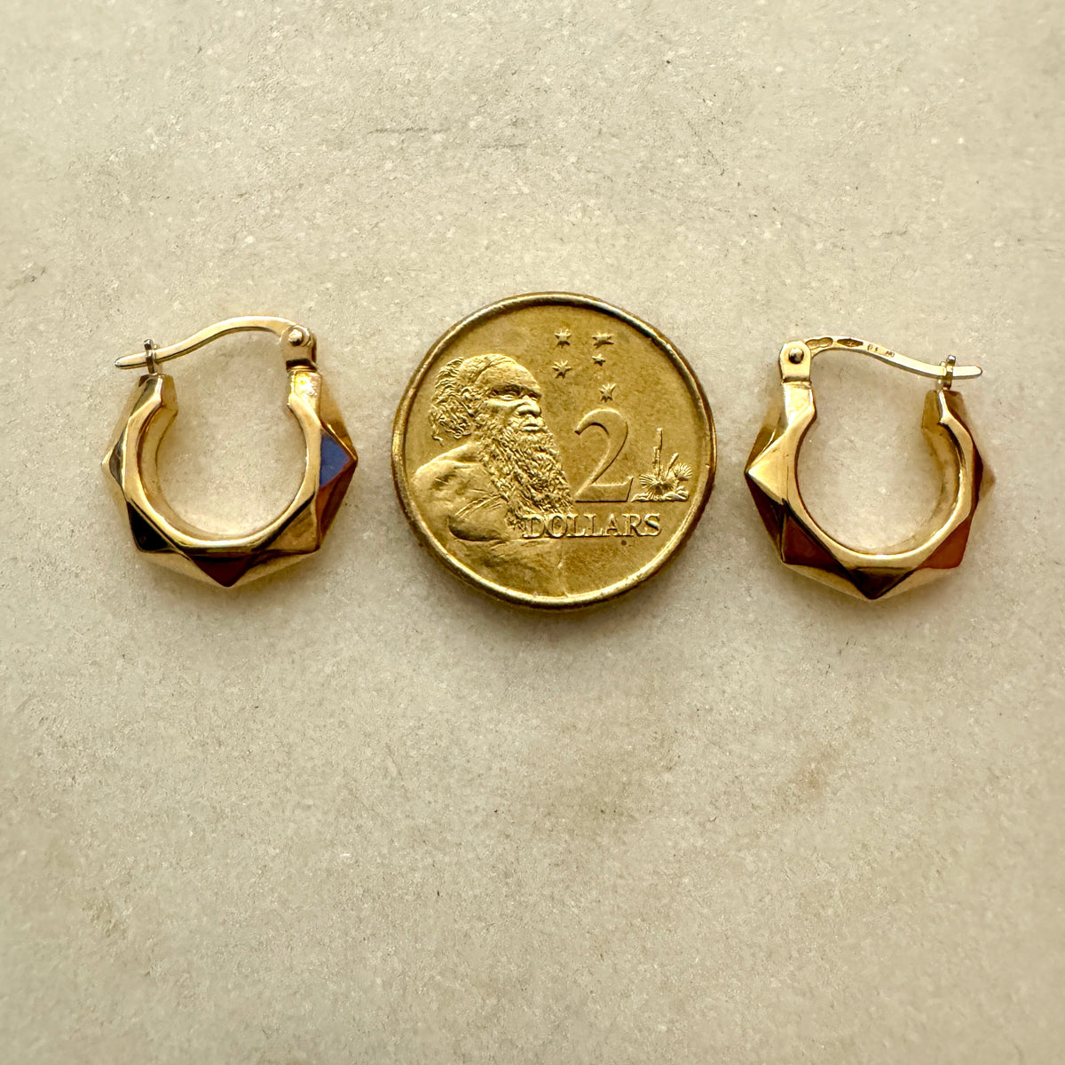 Small 9ct Unoaerre geometric hoops