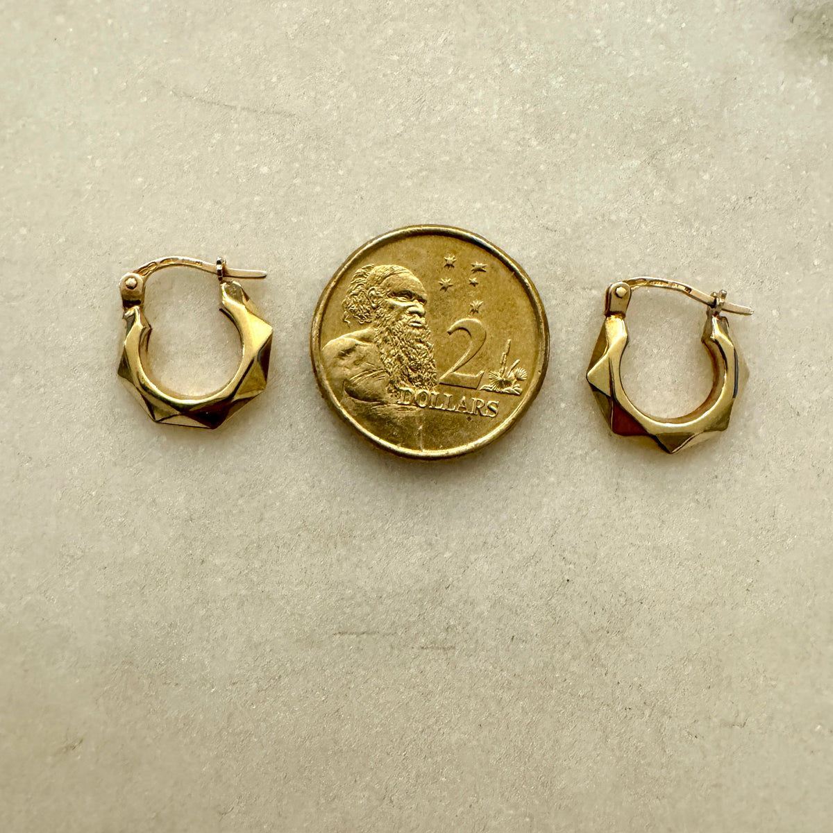 MINI 9ct Unoaerre geometric hoops