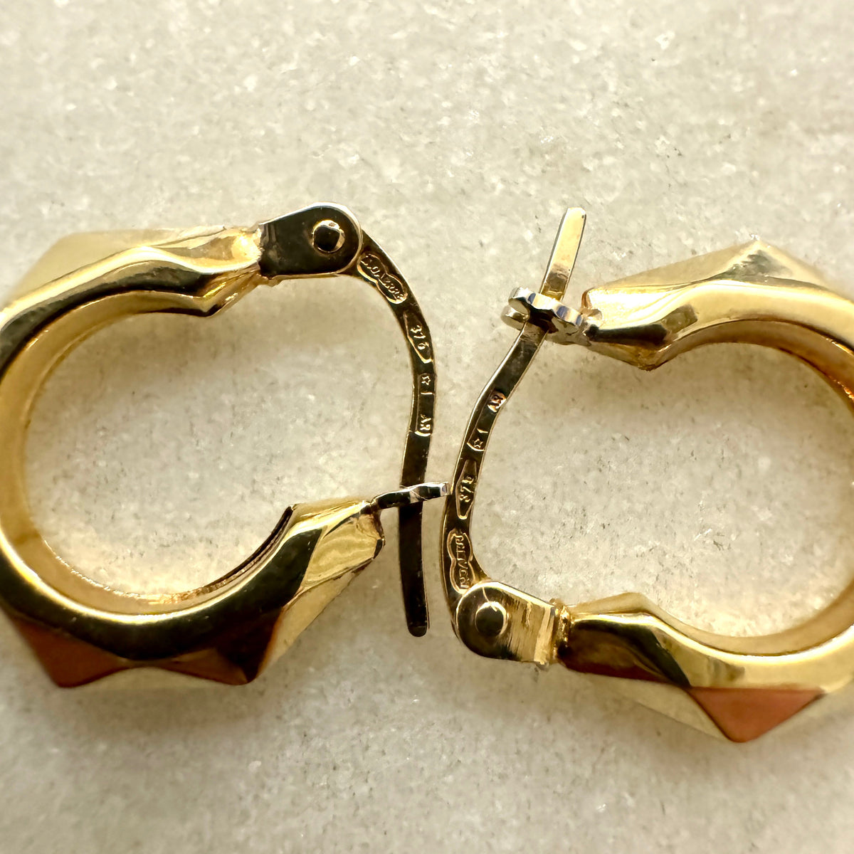 MINI 9ct Unoaerre geometric hoops