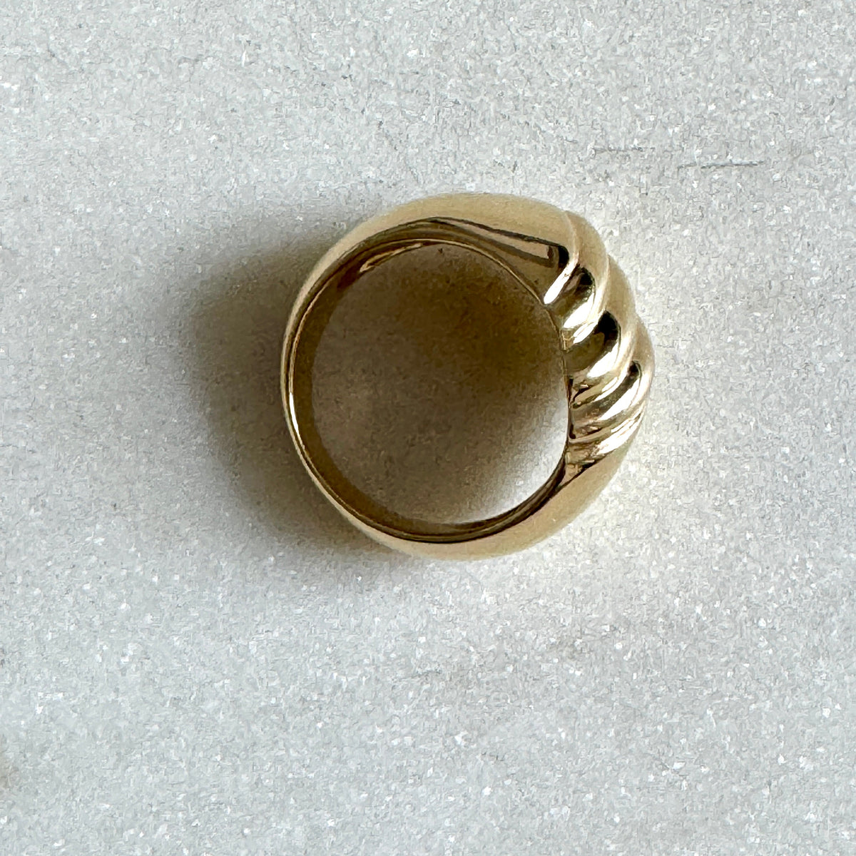 STUNNING 18ct HEAVY bombe domed profile ring - statemement piece!