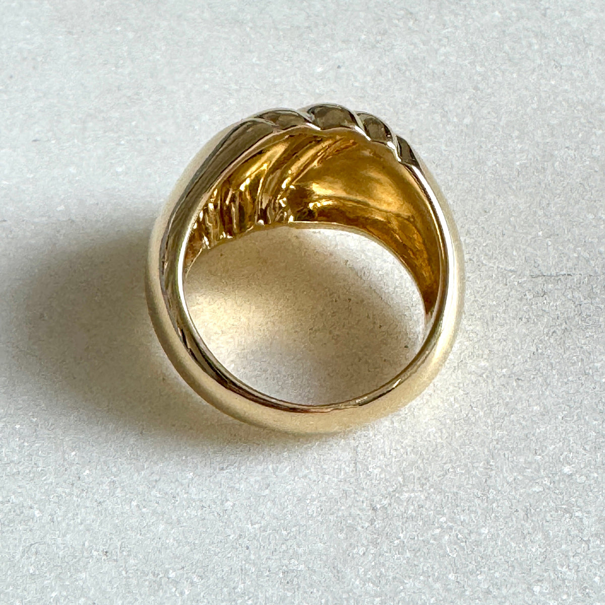 STUNNING 18ct HEAVY bombe domed profile ring - statemement piece!