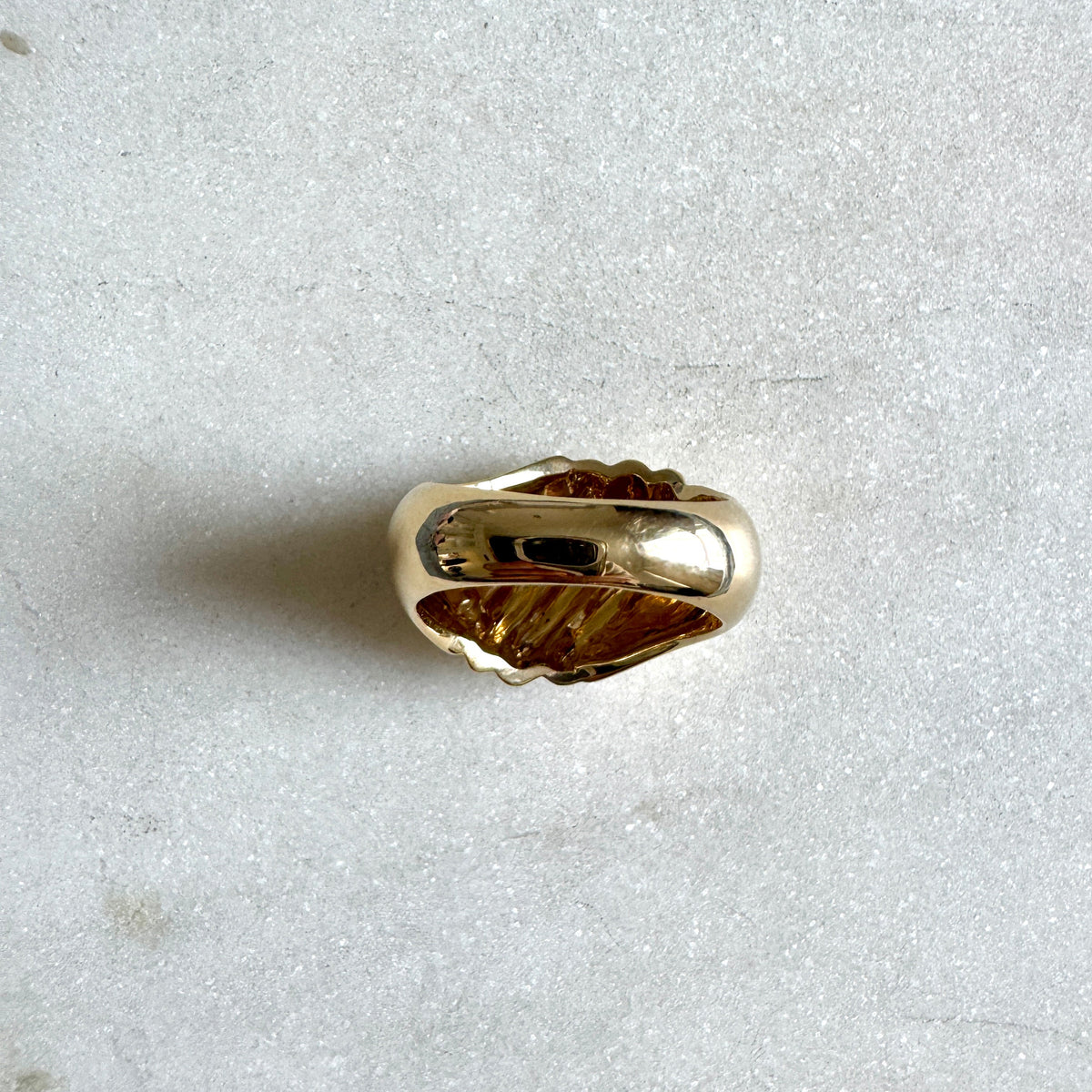 STUNNING 18ct HEAVY bombe domed profile ring - statemement piece!