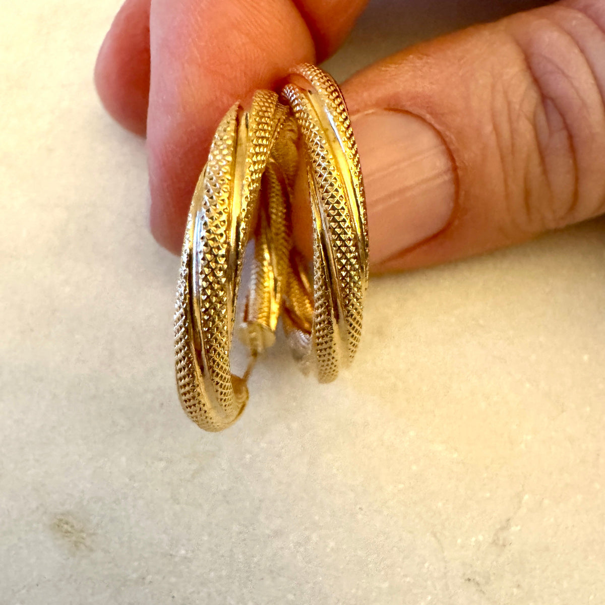 Unoaerre 9ct large mesh design hoops with UK Birmingham hallmarks - so good!
