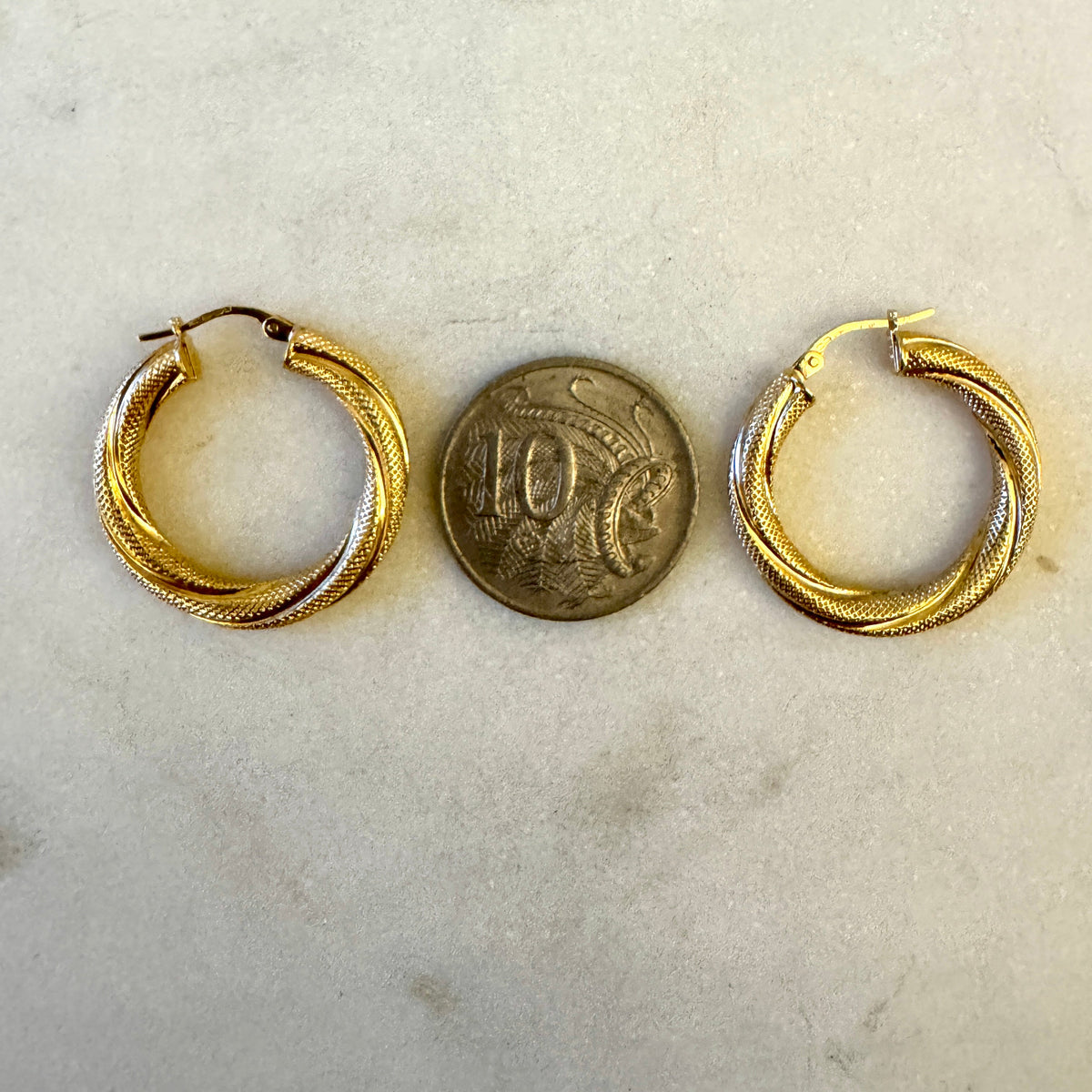 Unoaerre 9ct large mesh design hoops with UK Birmingham hallmarks - so good!