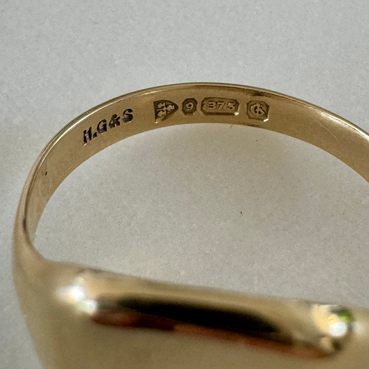 UK Chester hallmarked 1932 -  9ct signet ring!!! All the markings!! Size R 1/2
