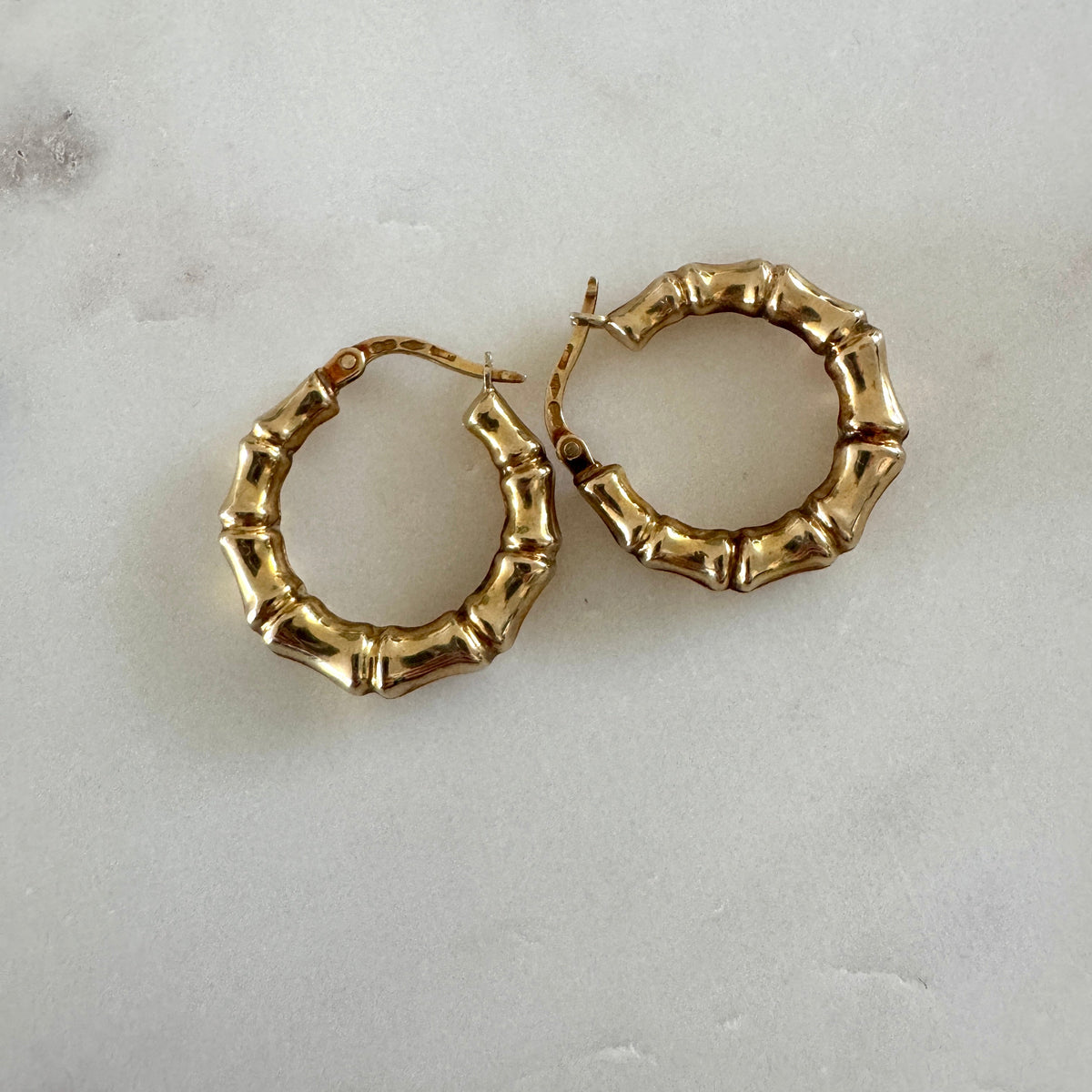 NEW IN - RARE! Vintage Unoaerre bamboo large 9ct gold hoops!