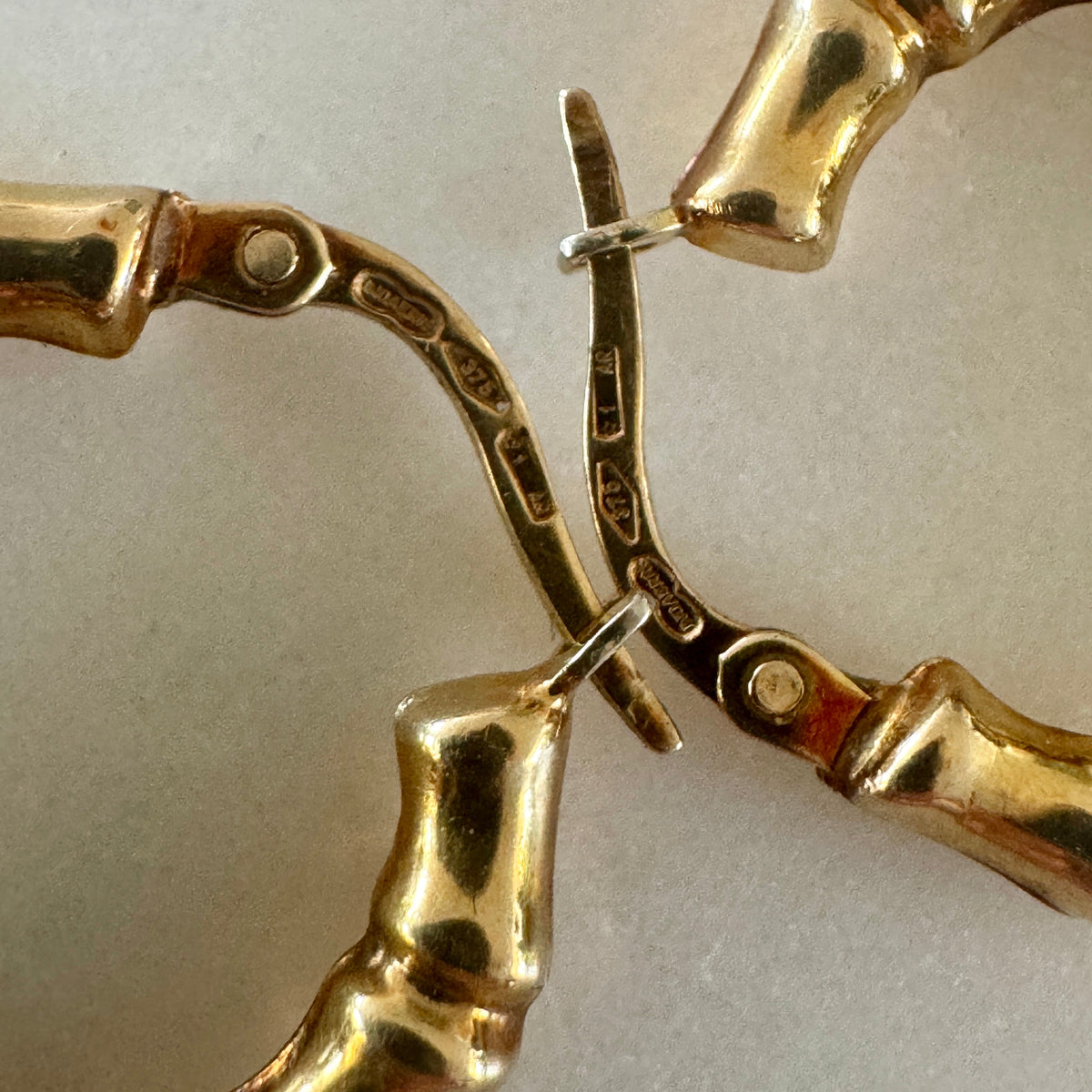 NEW IN - RARE! Vintage Unoaerre bamboo large 9ct gold hoops!