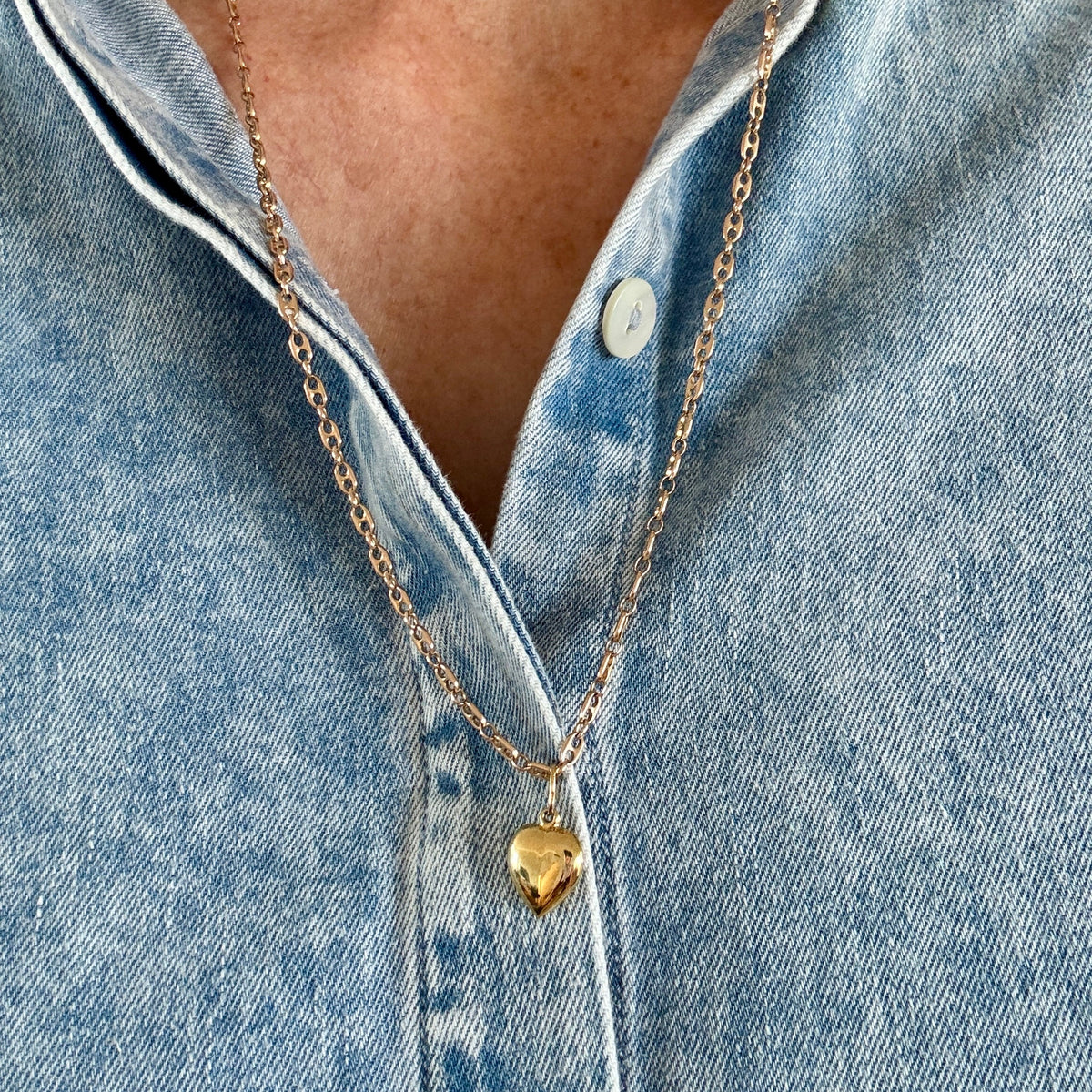 Small but mighty 9ct puffy heart pendant
