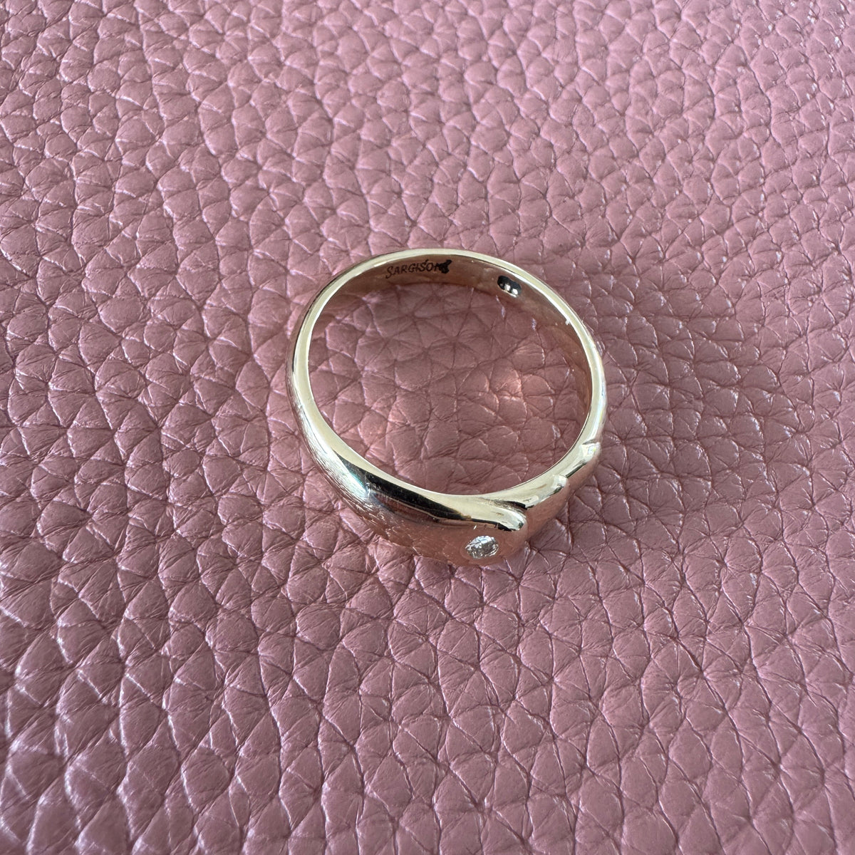 Vintage 9ct croissant inspired scultpural ring with diamond Size U