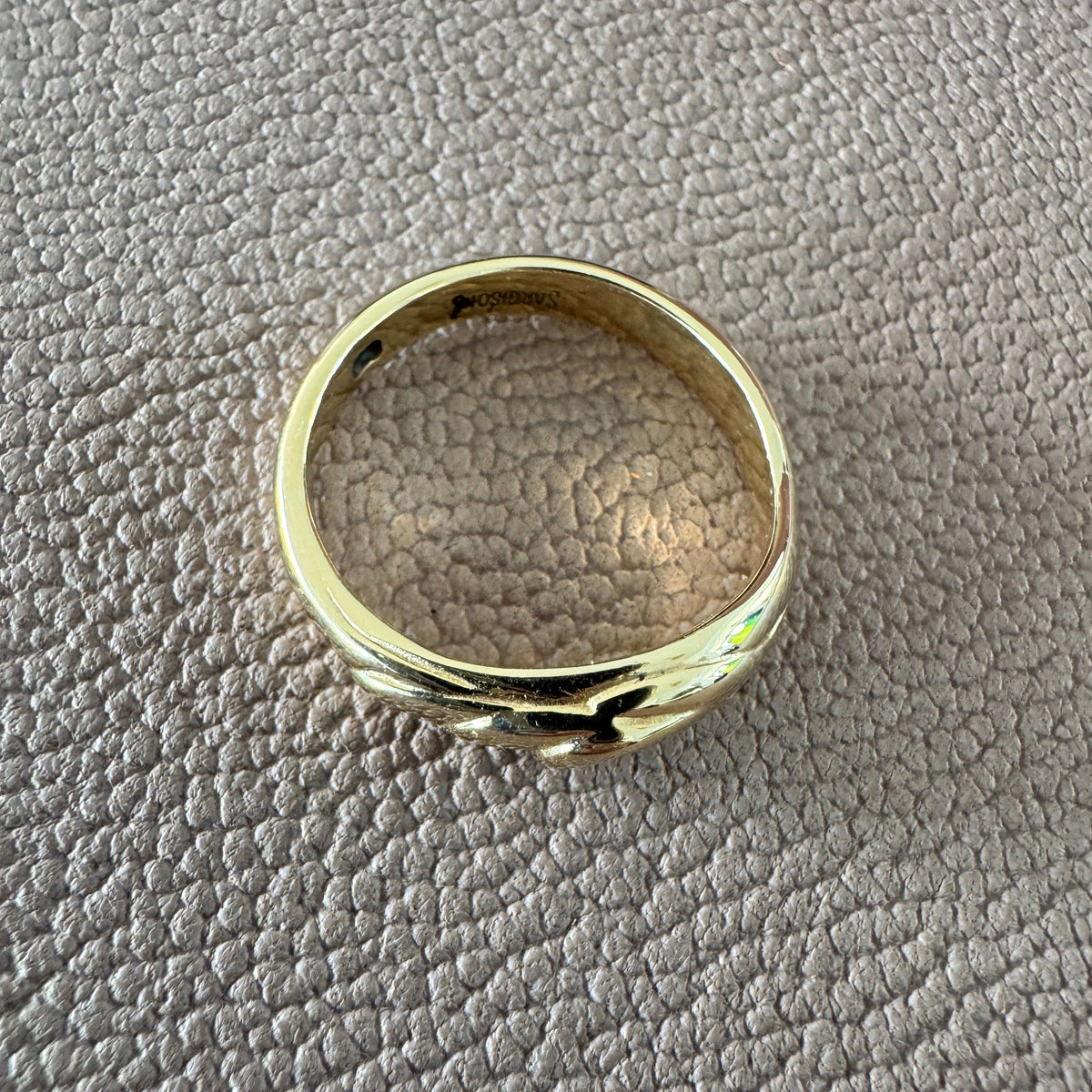 Vintage 9ct croissant inspired scultpural ring with diamond Size U