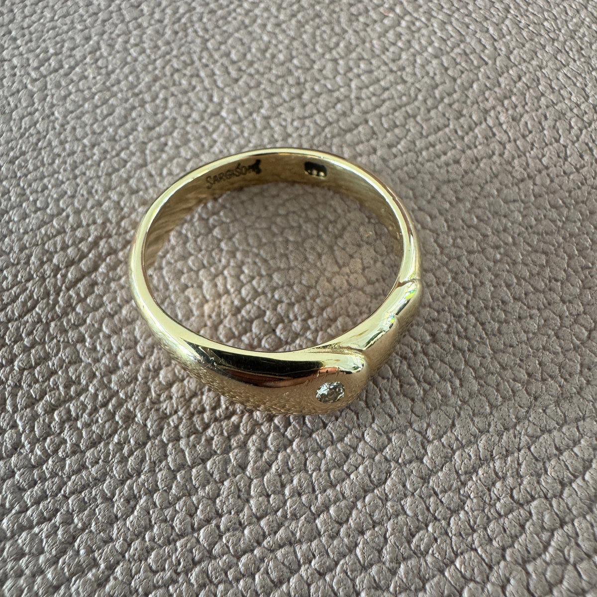 Vintage 9ct croissant inspired scultpural ring with diamond Size U