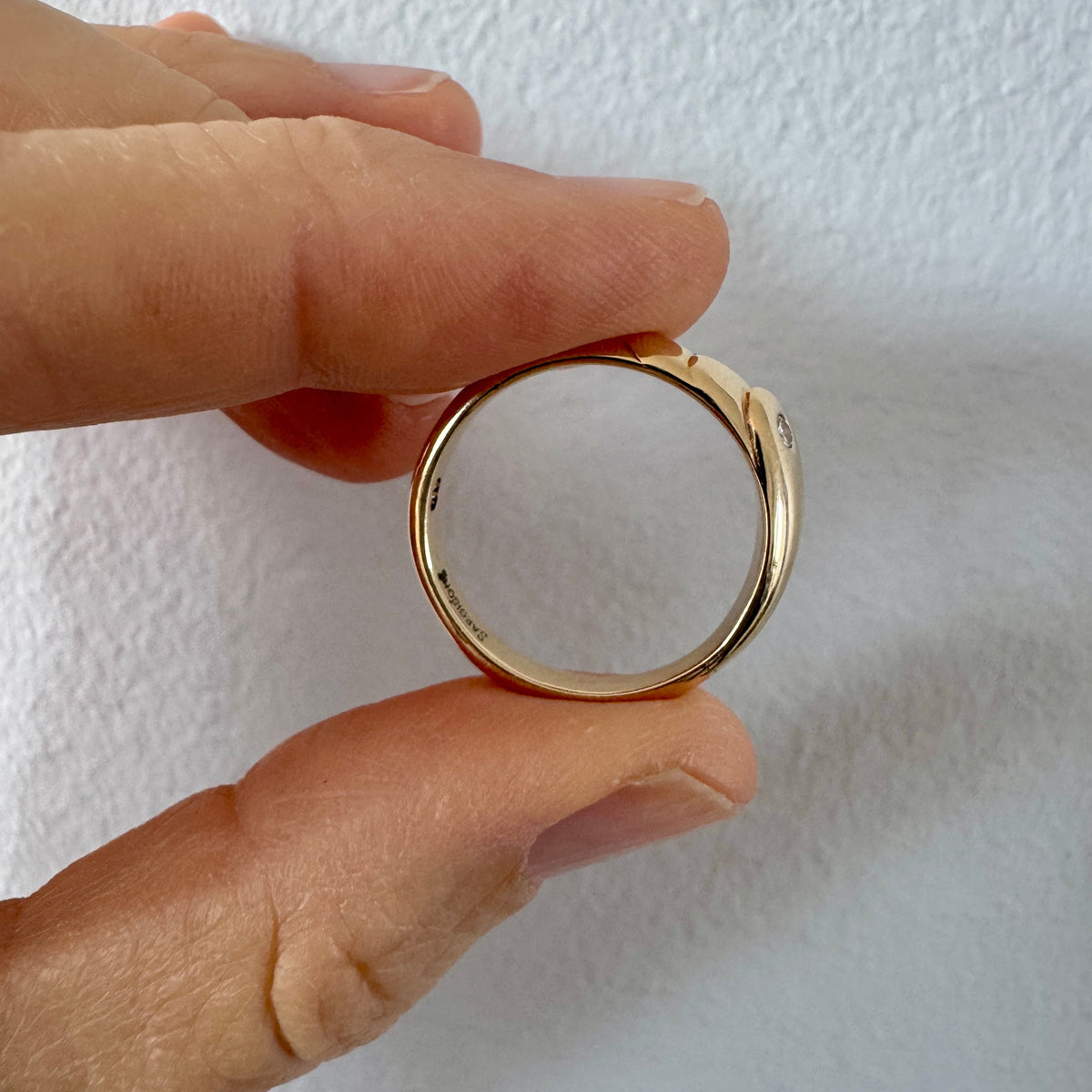 Vintage 9ct croissant inspired scultpural ring with diamond Size U