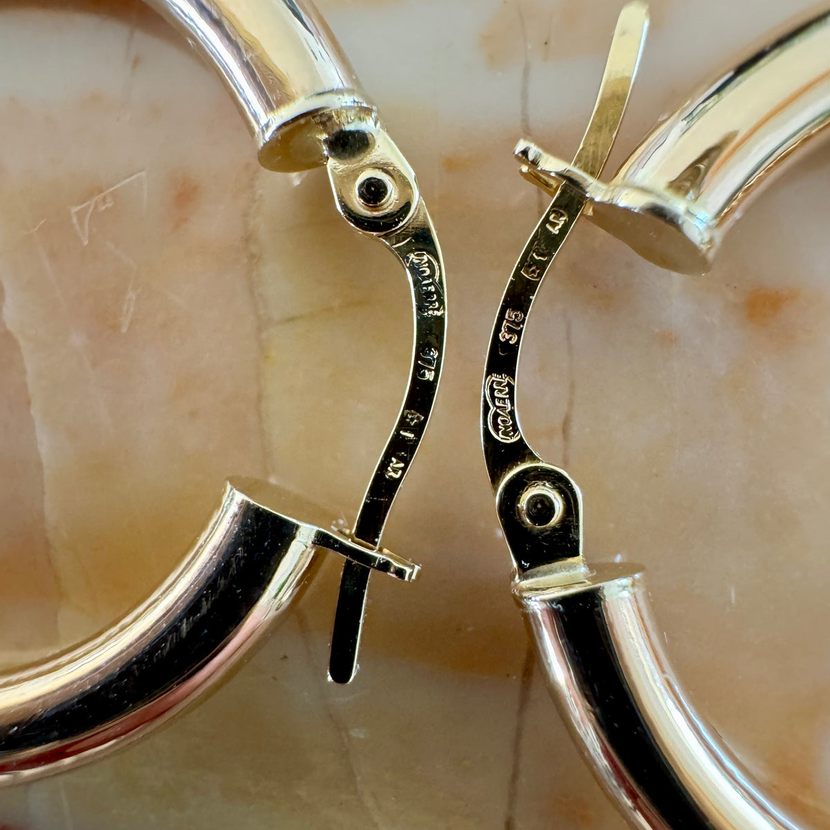 Vintage 9ct Unoaerre hoops - great medium size!