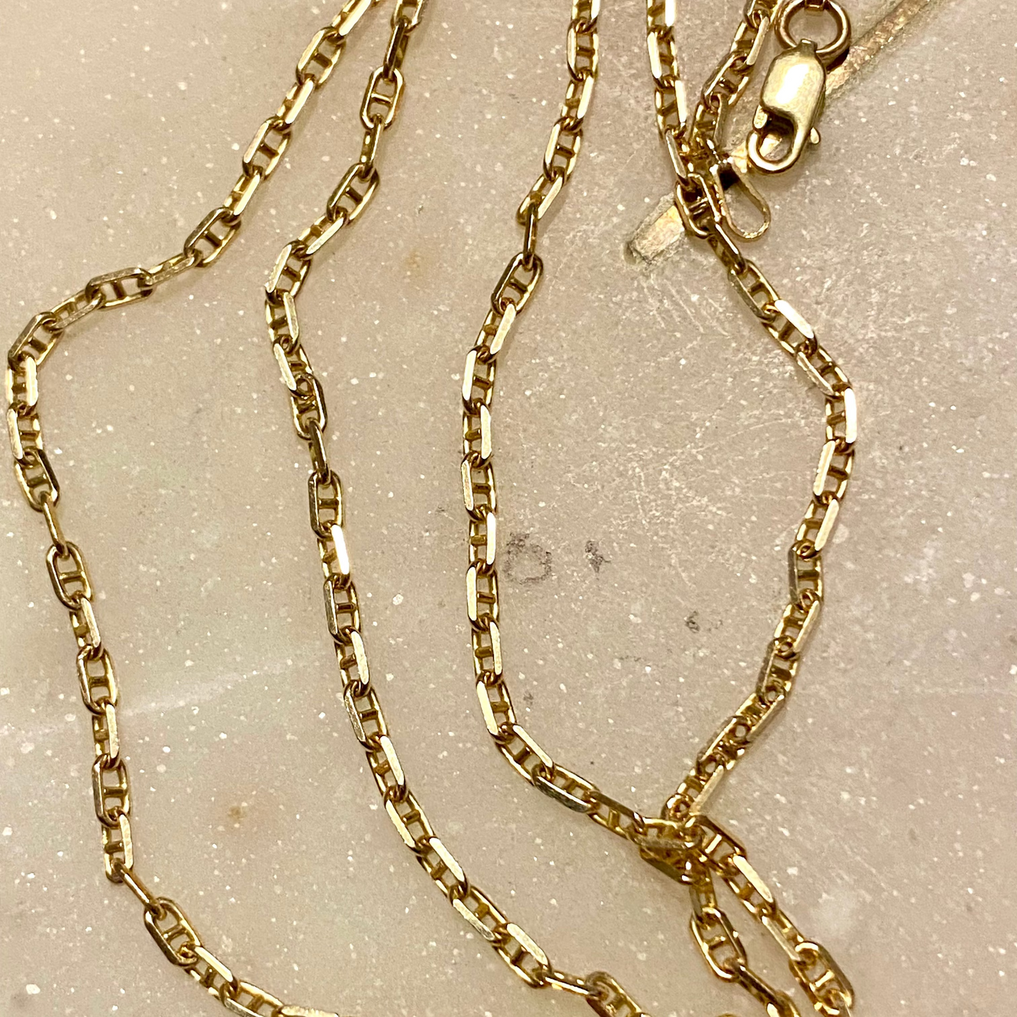Vintage 14ct mini mariner chain
