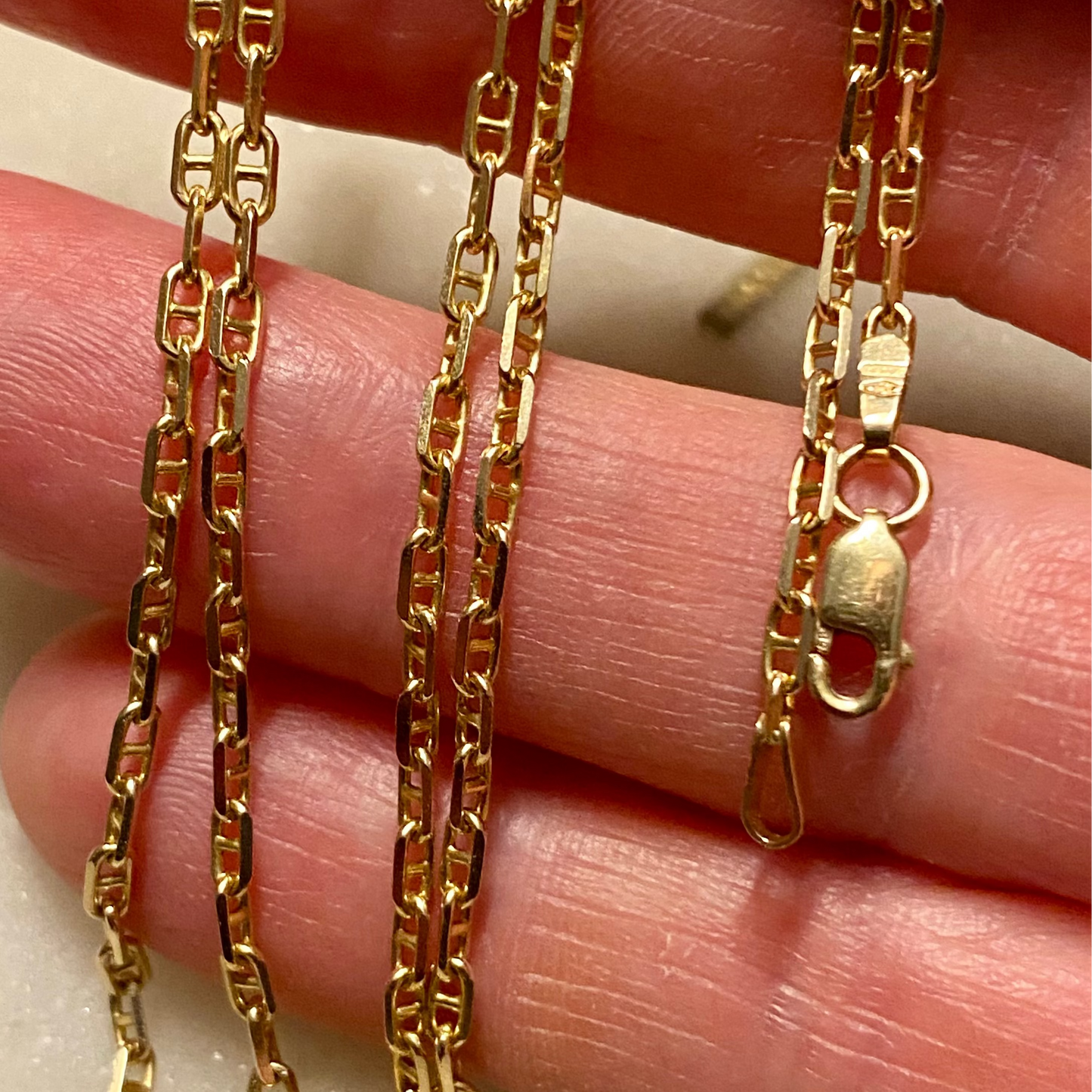 Vintage 14ct mini mariner chain