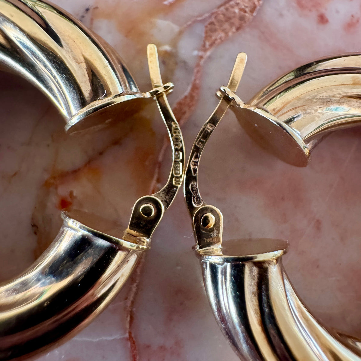 SUPER CHUBBY 9ct Unoaerre twisted hoops with full British hallmarks!!