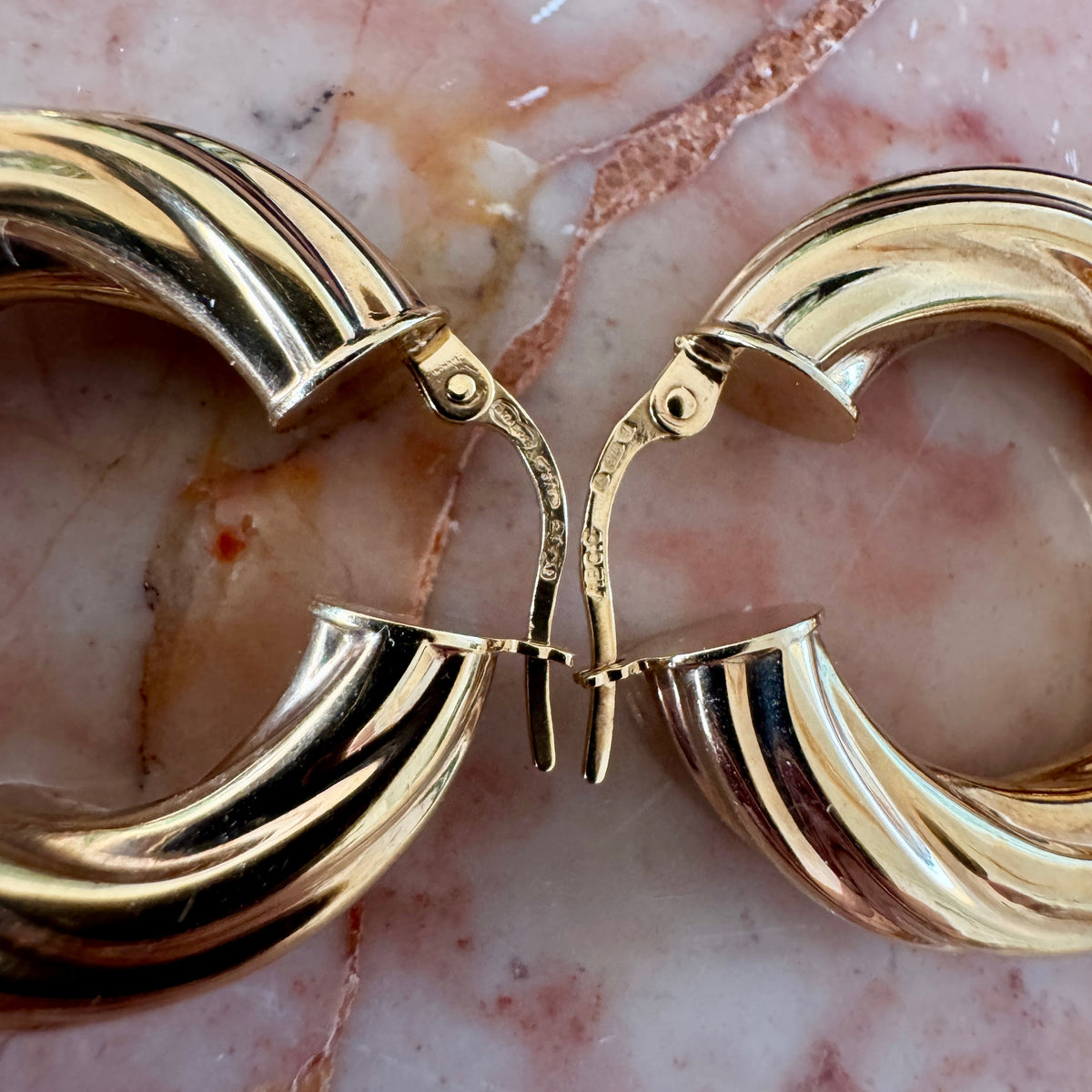 SUPER CHUBBY 9ct Unoaerre twisted hoops with full British hallmarks!!