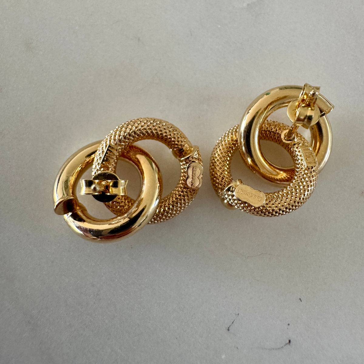 SHOW STOPPERS! 9ct gold Unoaerre double twist studs