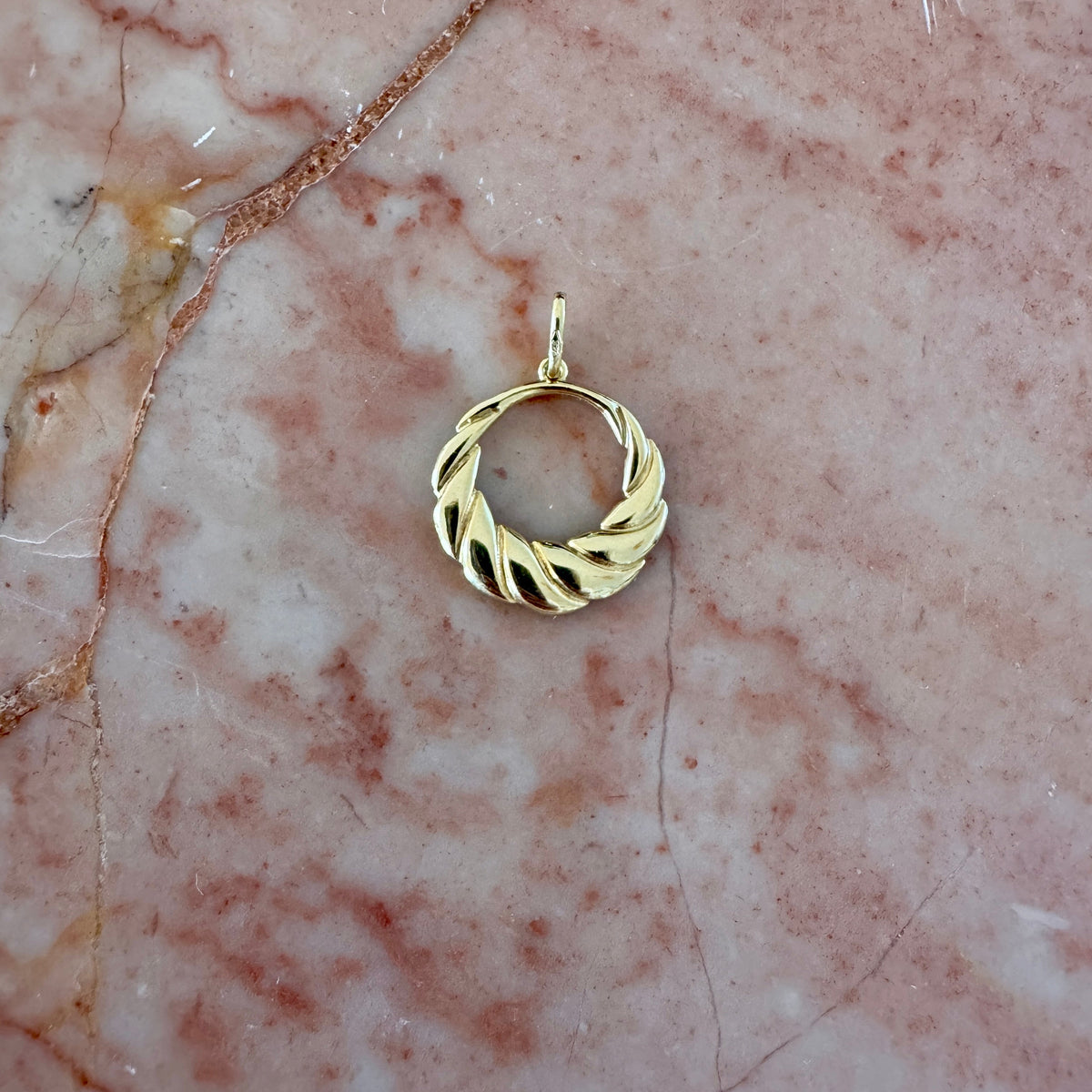 Fine 9ct croissant style pendant - a sweet little addition to your necklace