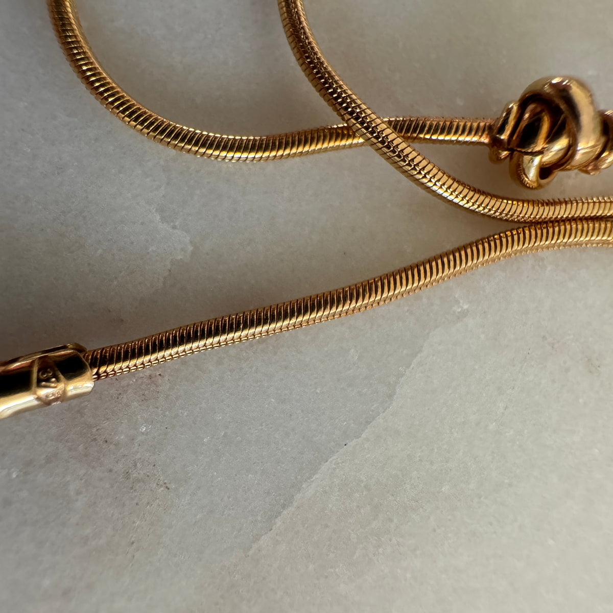 Rosy 'old gold' Unoaerre snake necklace with knots - just breathtaking! For collectors!