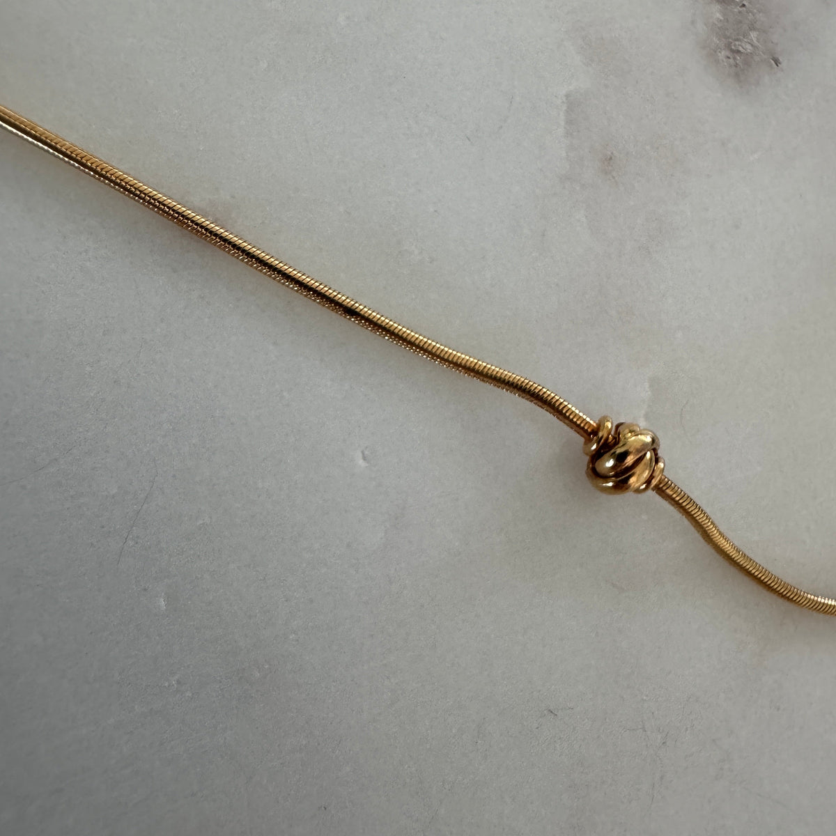 Rosy 'old gold' Unoaerre snake necklace with knots - just breathtaking! For collectors!
