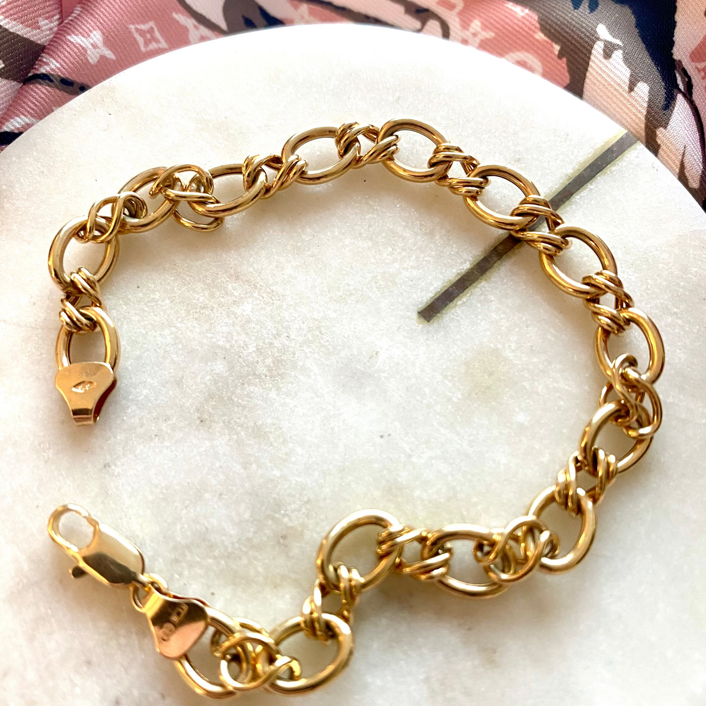 SOLD. Vintage 9ct UnoAErre fancy link hollow bracelet