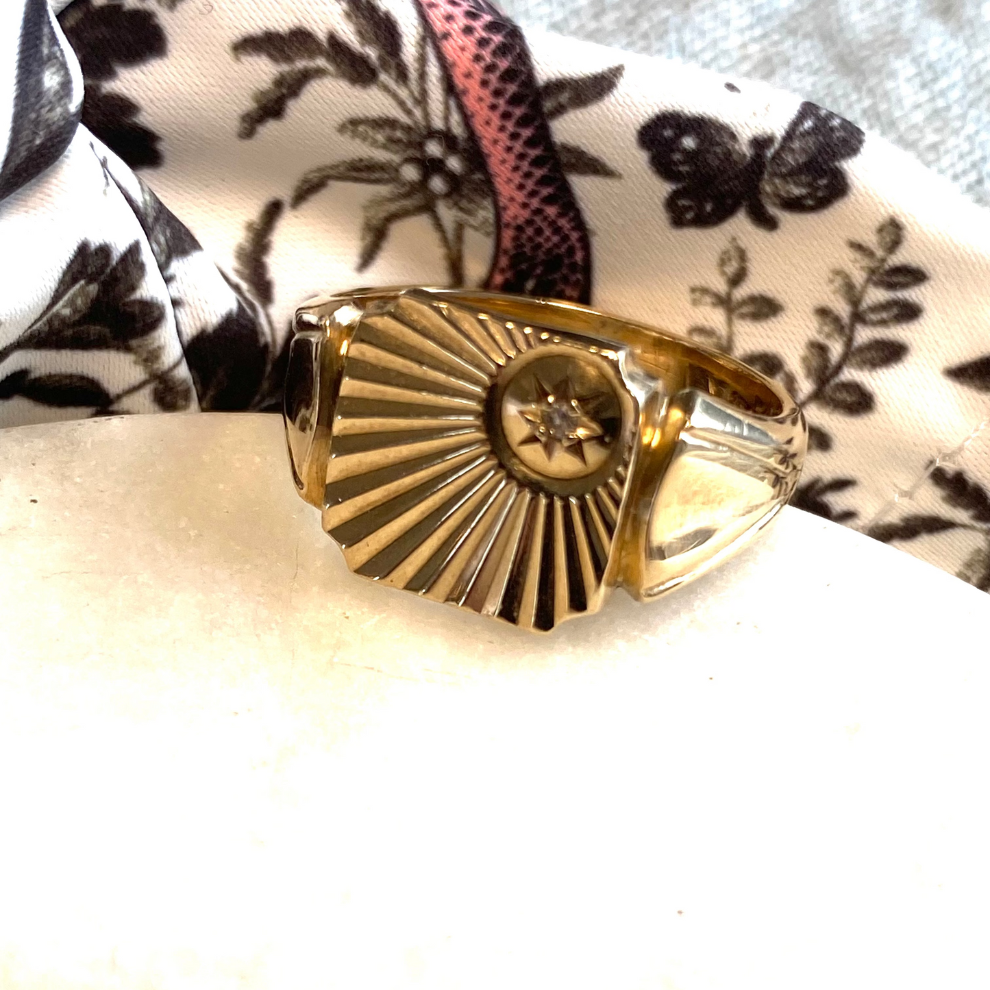SOLD  Stunning 9ct gold signet ring with diamond feature