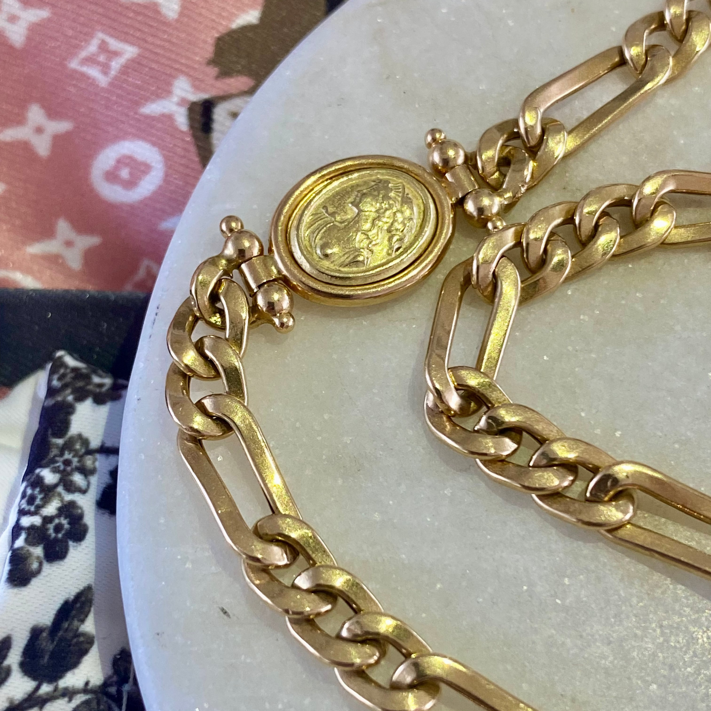 SOLD - Vintage 18ct buttery gold hollow Art Nouveau statement piece!