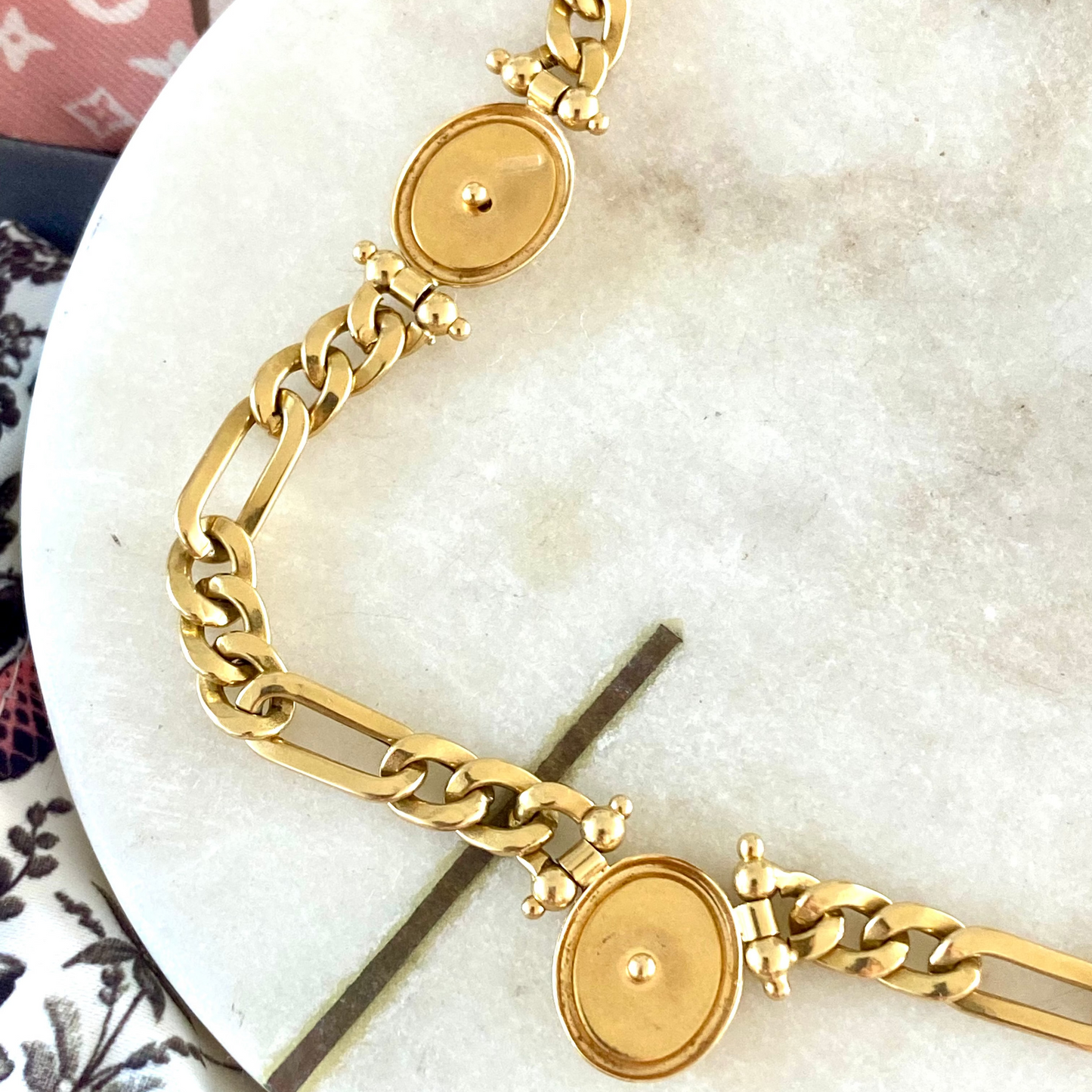 SOLD - Vintage 18ct buttery gold hollow Art Nouveau statement piece!