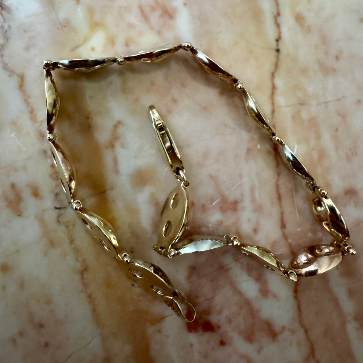 Vintage 9ct puffy link tri-colour hinged bracelet! Mix your metals!!!!