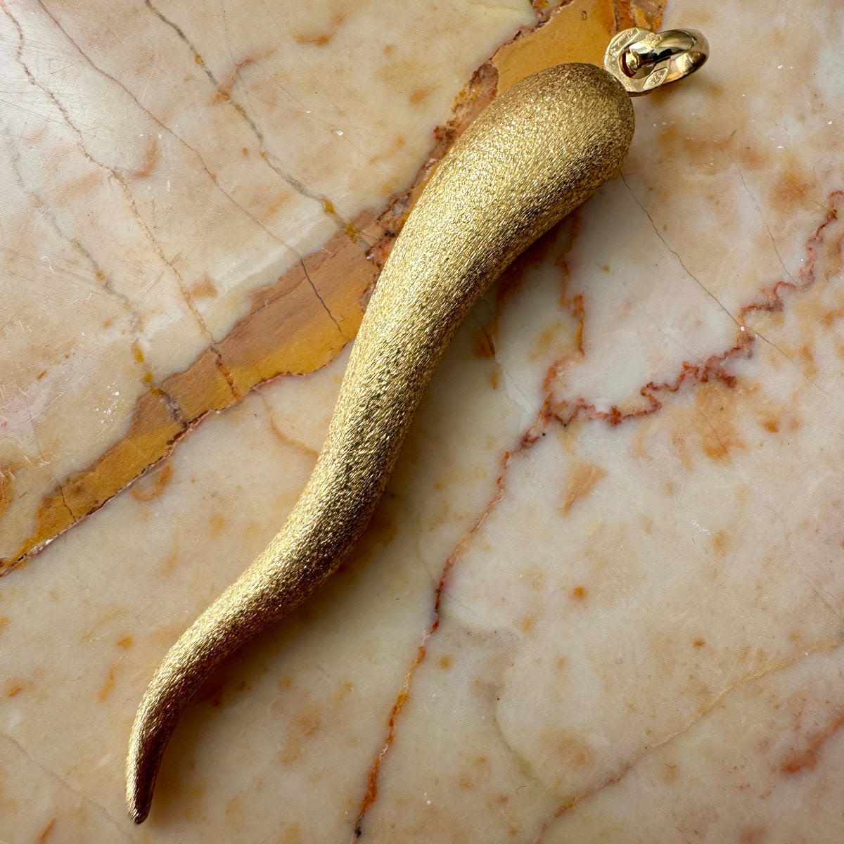 GIANT shimmering 1984 Unoaerre 9ct Cornicello with UK hallmarks