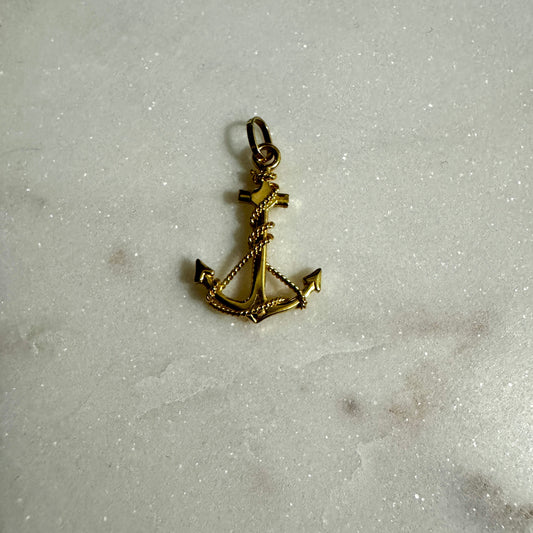 9ct little anchor pendant - delicate yet detailed
