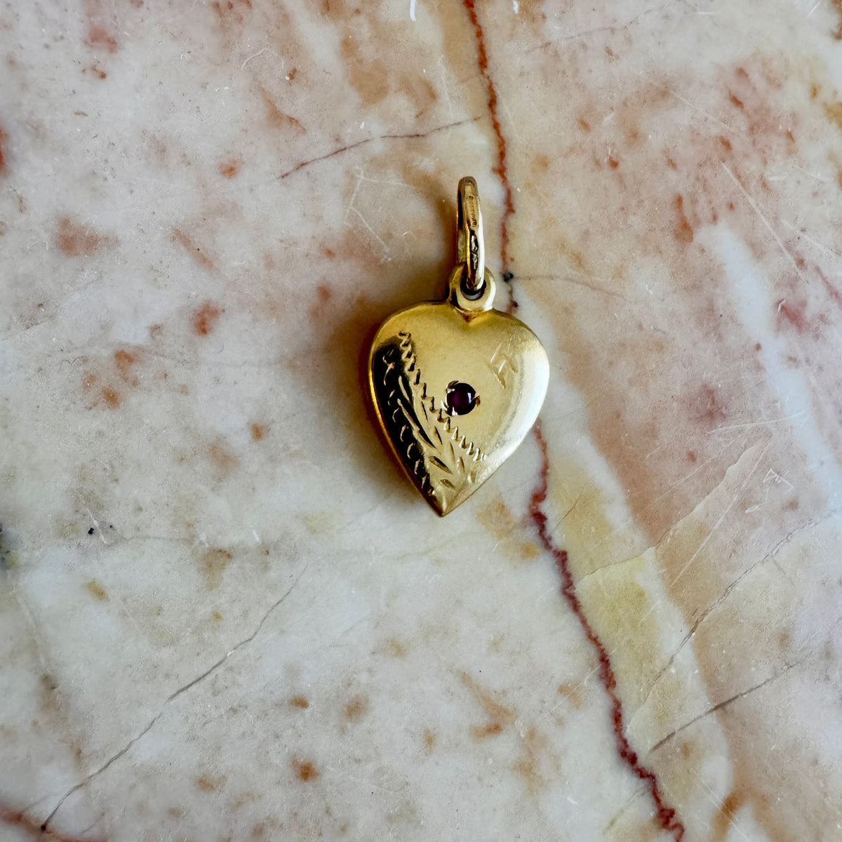 9ct Unoaerre puffy heart pendant with red stone - beautiful old gold rosy colour!